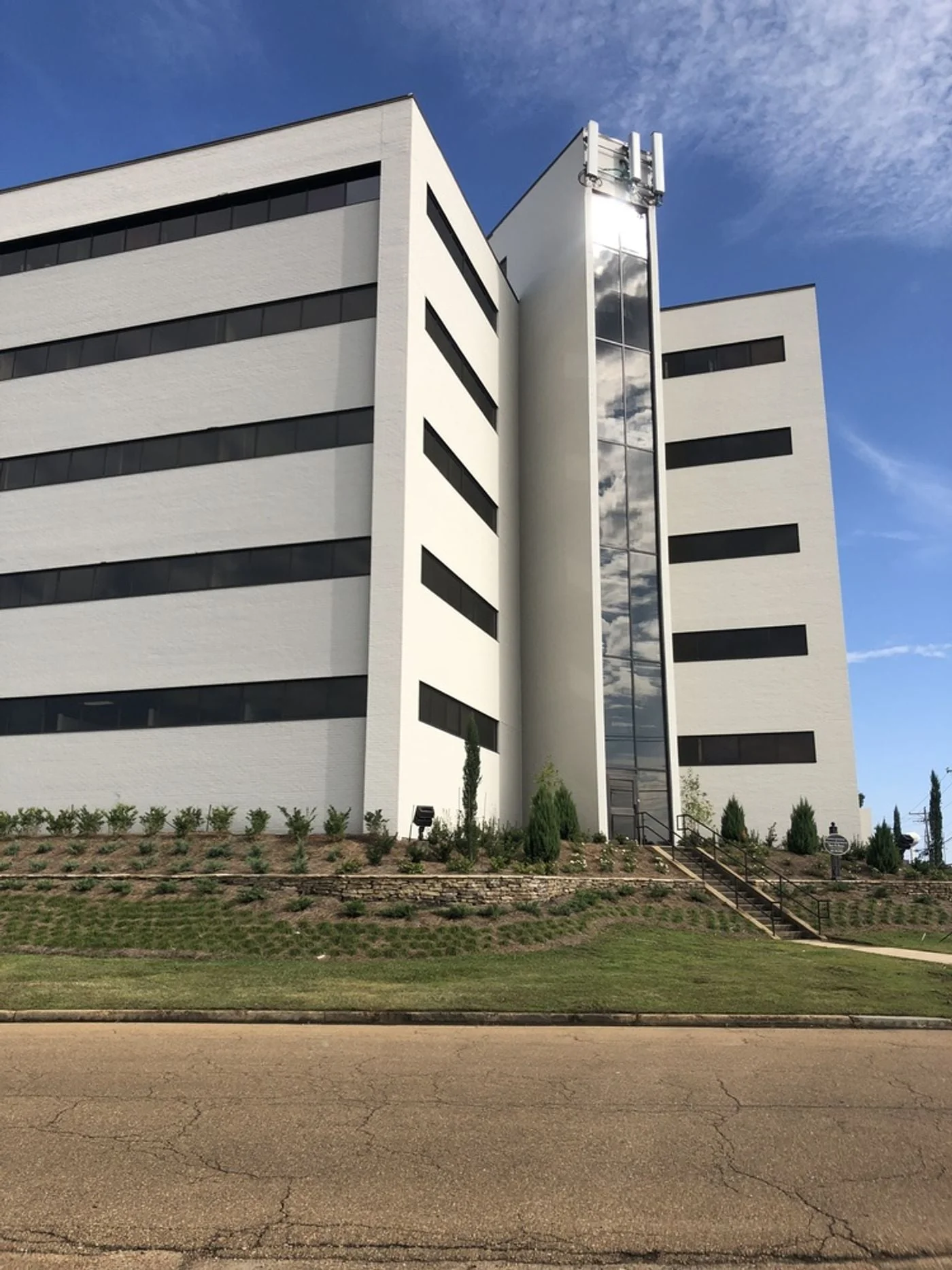 Photo 1 of 2506 Lakeland Dr, Flowood, MS 39232