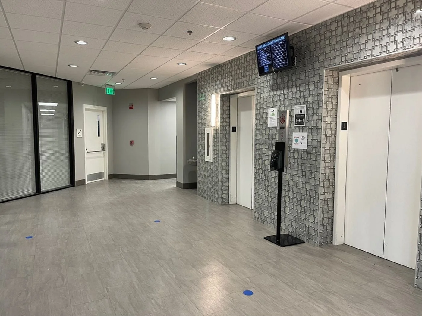 Photo 2 of 2506 Lakeland Dr, Flowood, MS 39232