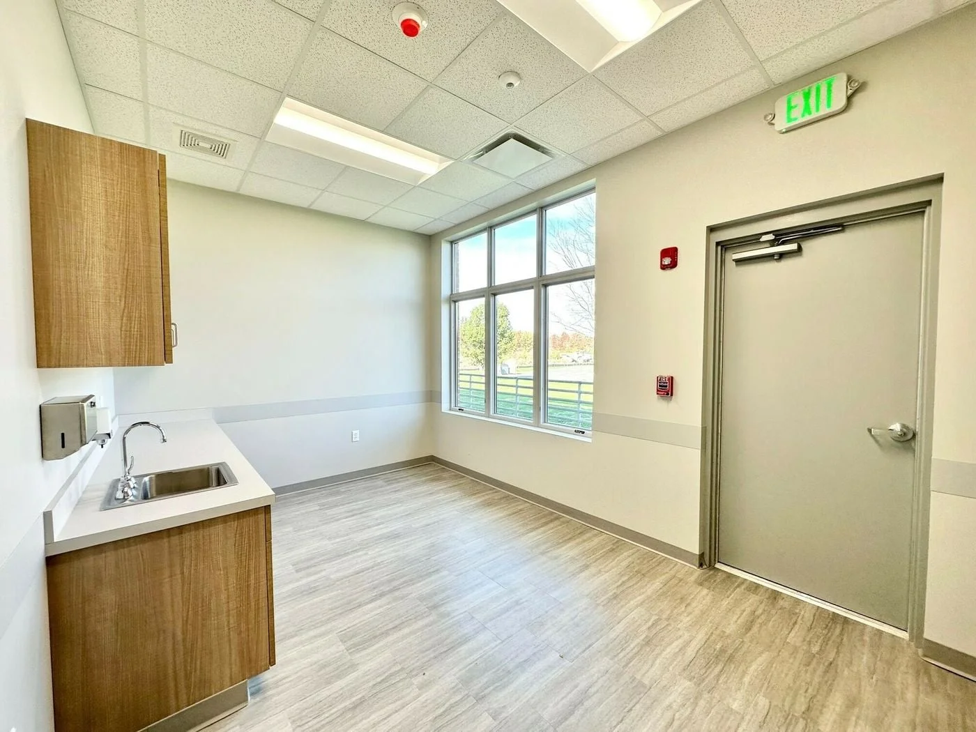 Photo 3 of 1541 S Court St, Crown Point, IN 46307