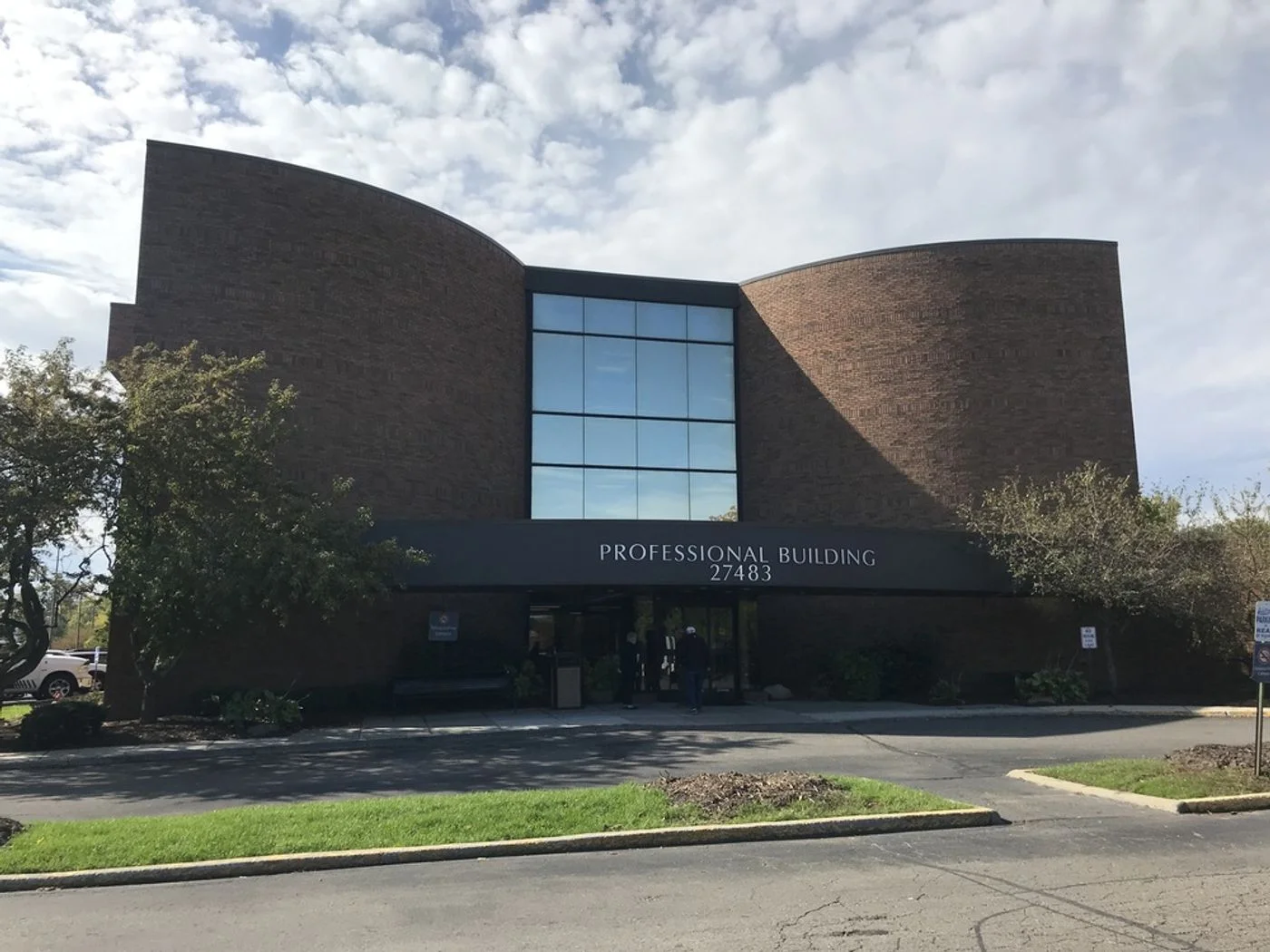 Photo 1 of 27483 Dequindre Rd, Madison Heights, MI 48071