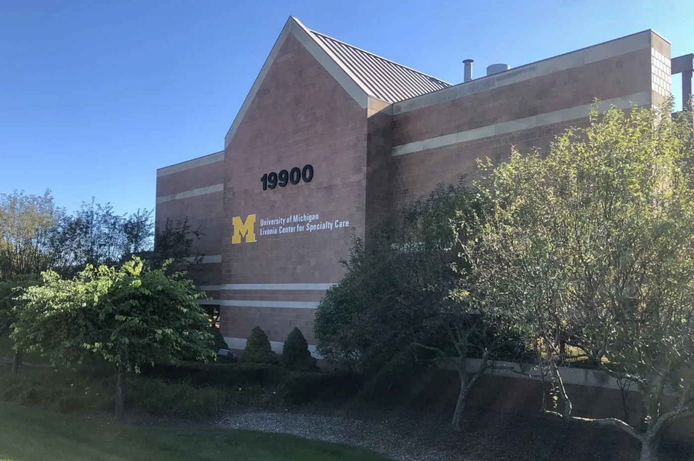 Photo 3 of 19900 Haggerty Rd, Livonia, MI 48152