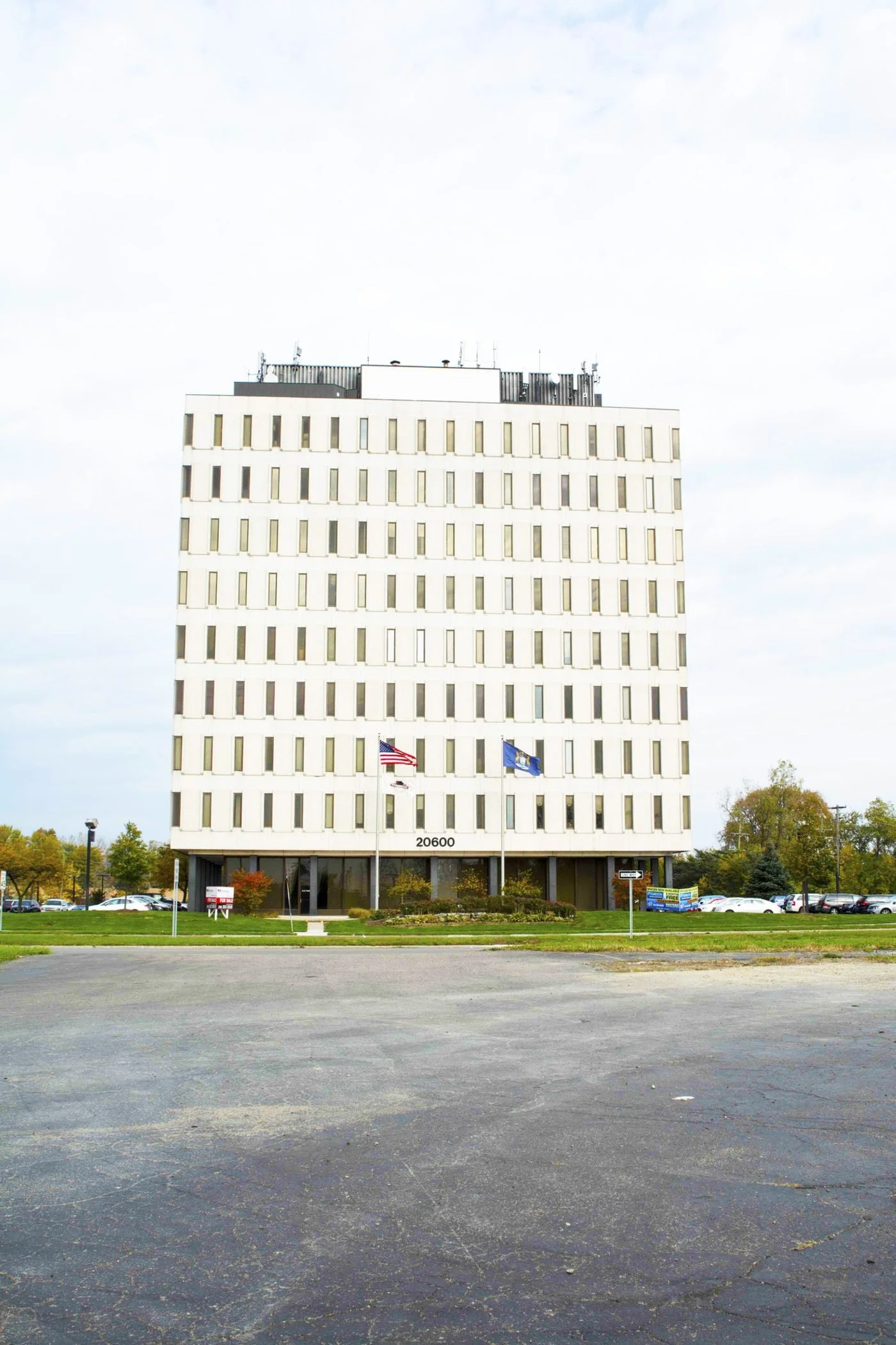 Photo 1 of 20600 Eureka Rd, Taylor, MI 48180