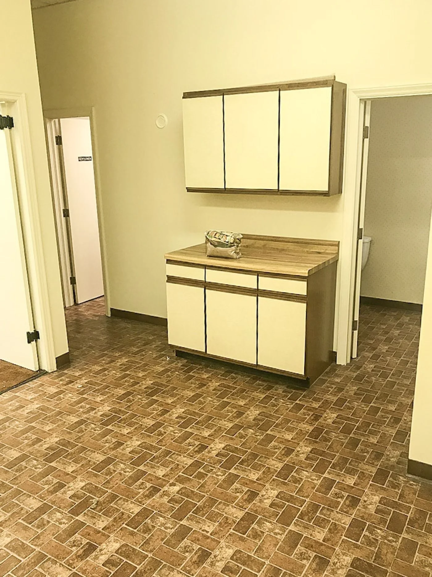 Photo 3 of 25 Franklin Rd SW, Roanoke, VA 24011