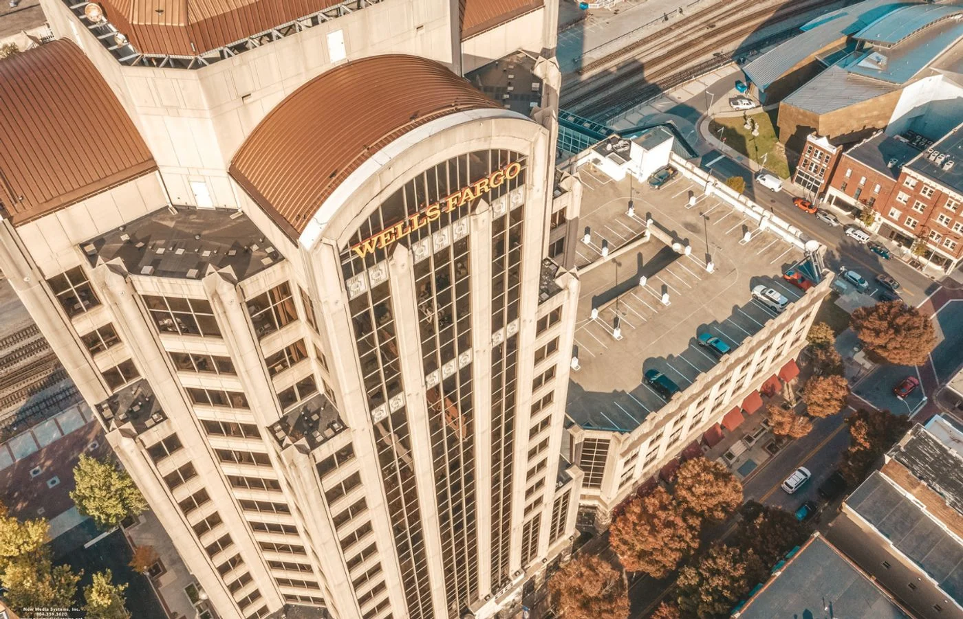 Photo 2 of 10 S Jefferson St, Roanoke, VA 24011