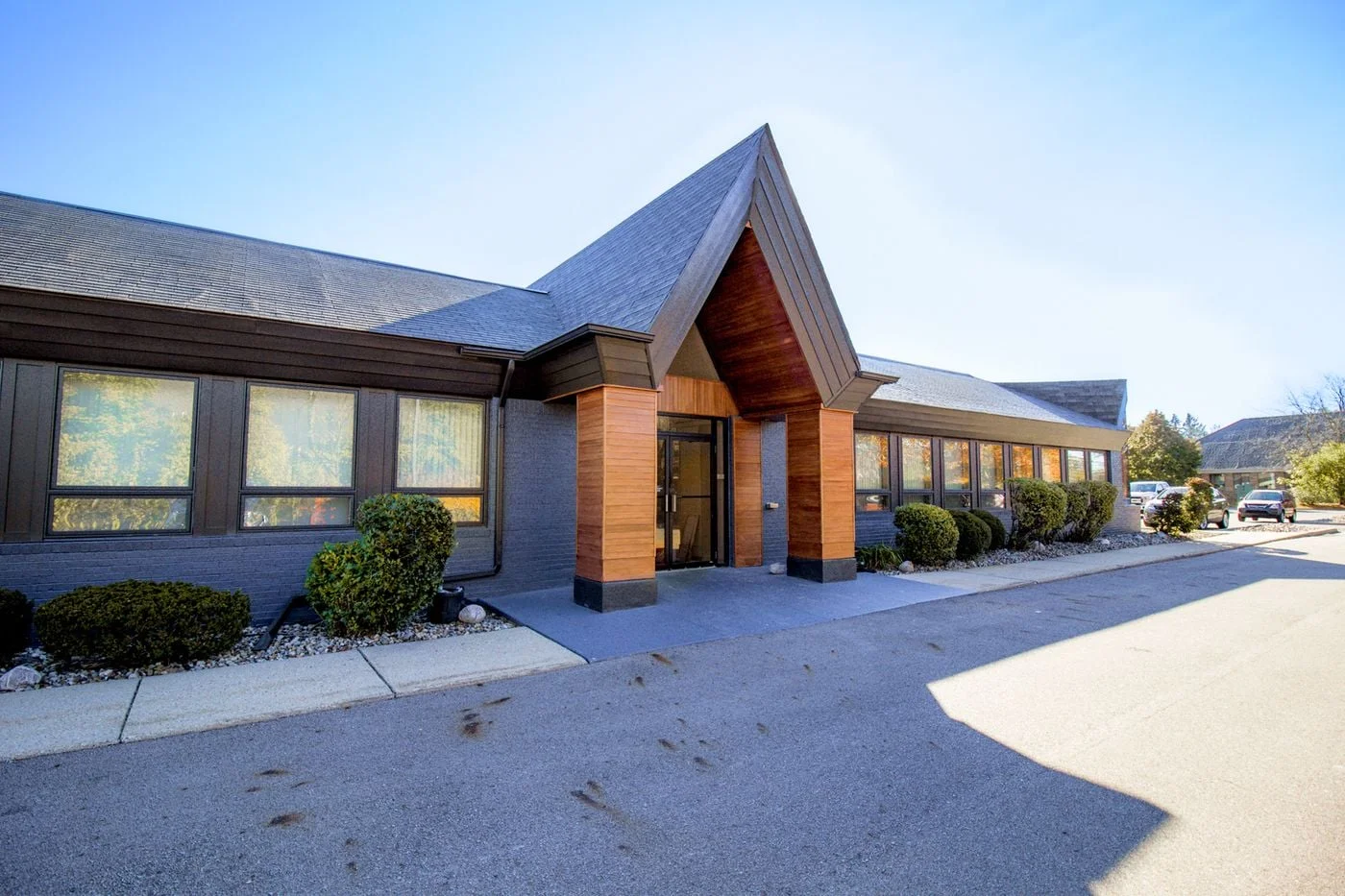 Photo 1 of 139 W Lake Lansing Rd, East Lansing, MI 48823