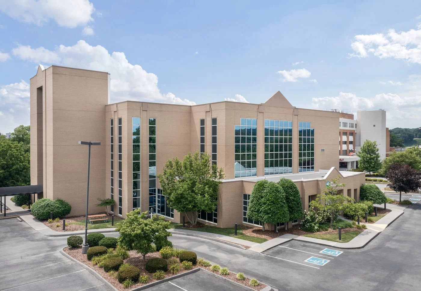 Photo 1 of 105 W Park Dr, Kingsport, TN 37660