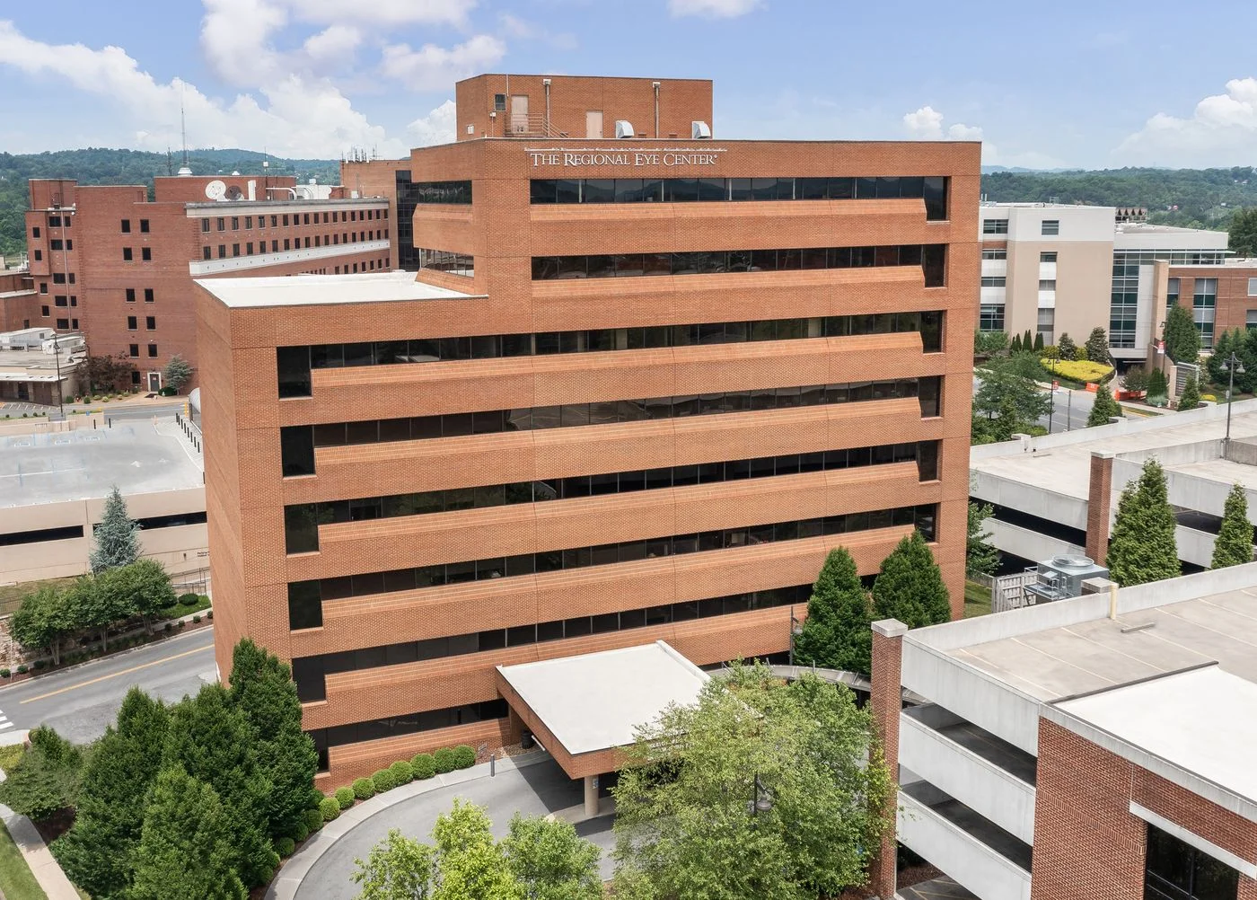 Photo 1 of 135 W Ravine Rd, Kingsport, TN 37660