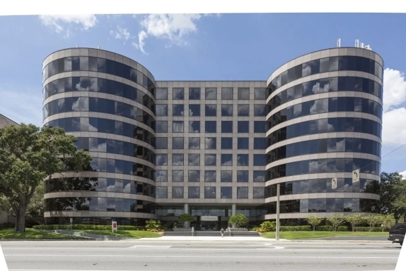 Photo 1 of 4890 W Kennedy Blvd, Tampa, FL 33609