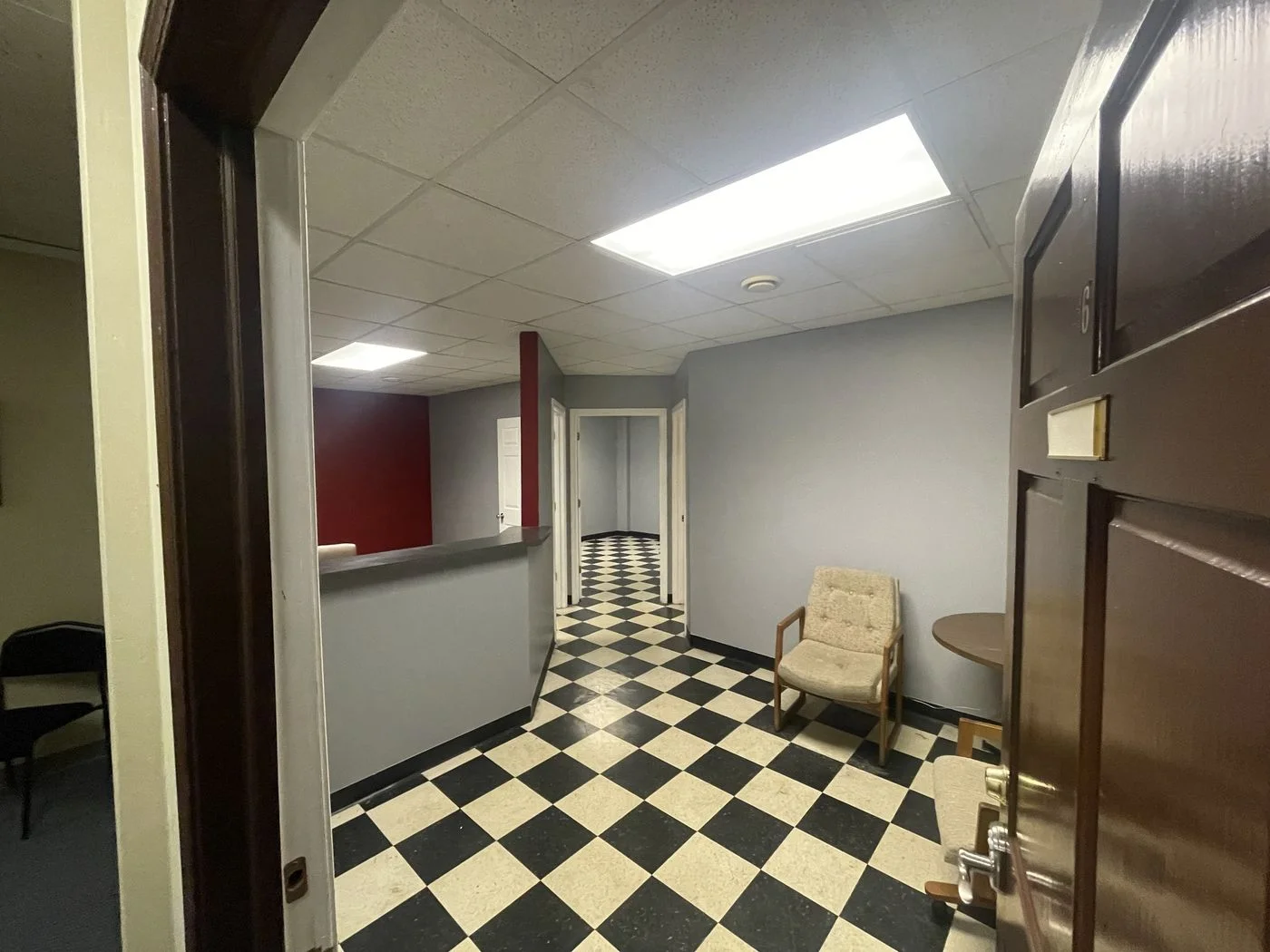 Photo 2 of 1585 Ellinwood Ave, Des Plaines, IL 60016