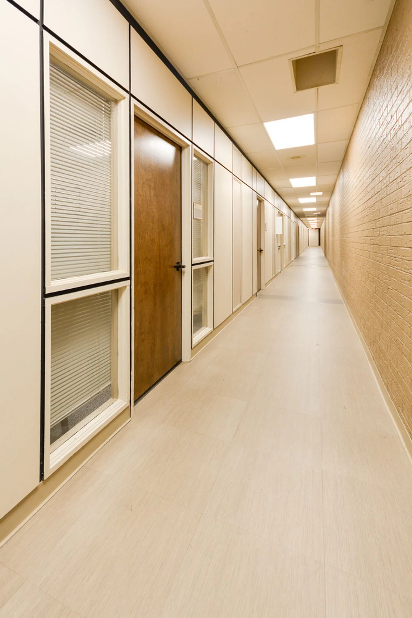 Photo 2 of 7509 Cantrell Rd, Little Rock, AR 72207