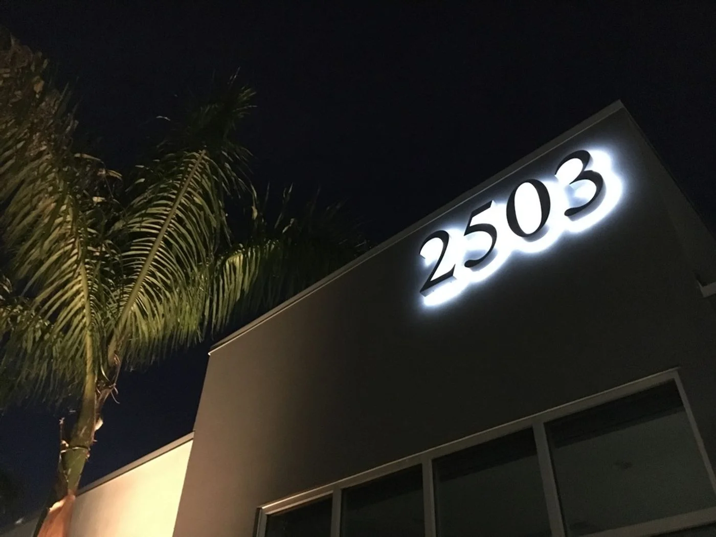 Photo 2 of 2503 W Swann Ave, Tampa, FL 33609