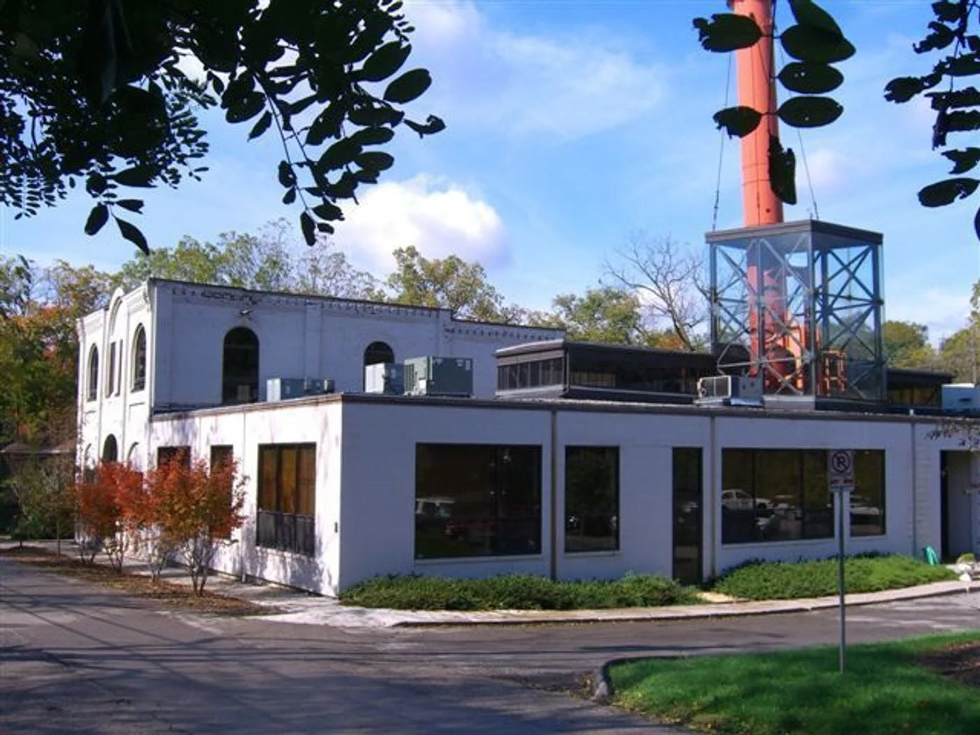 Photo 3 of 1327 Jones Dr, Ann Arbor, MI 48105