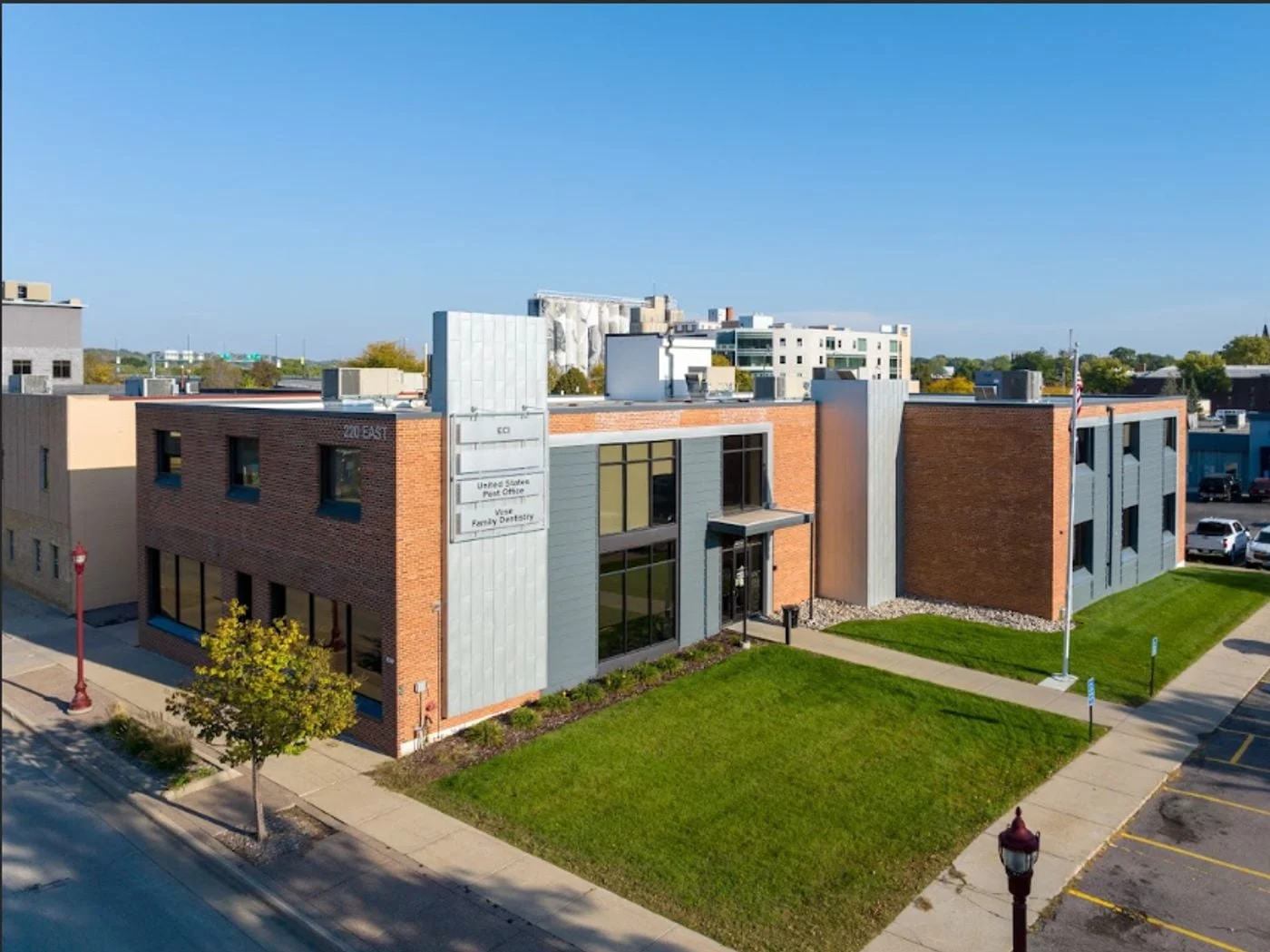 Photo 2 of 220 E Main St, Mankato, MN 56001