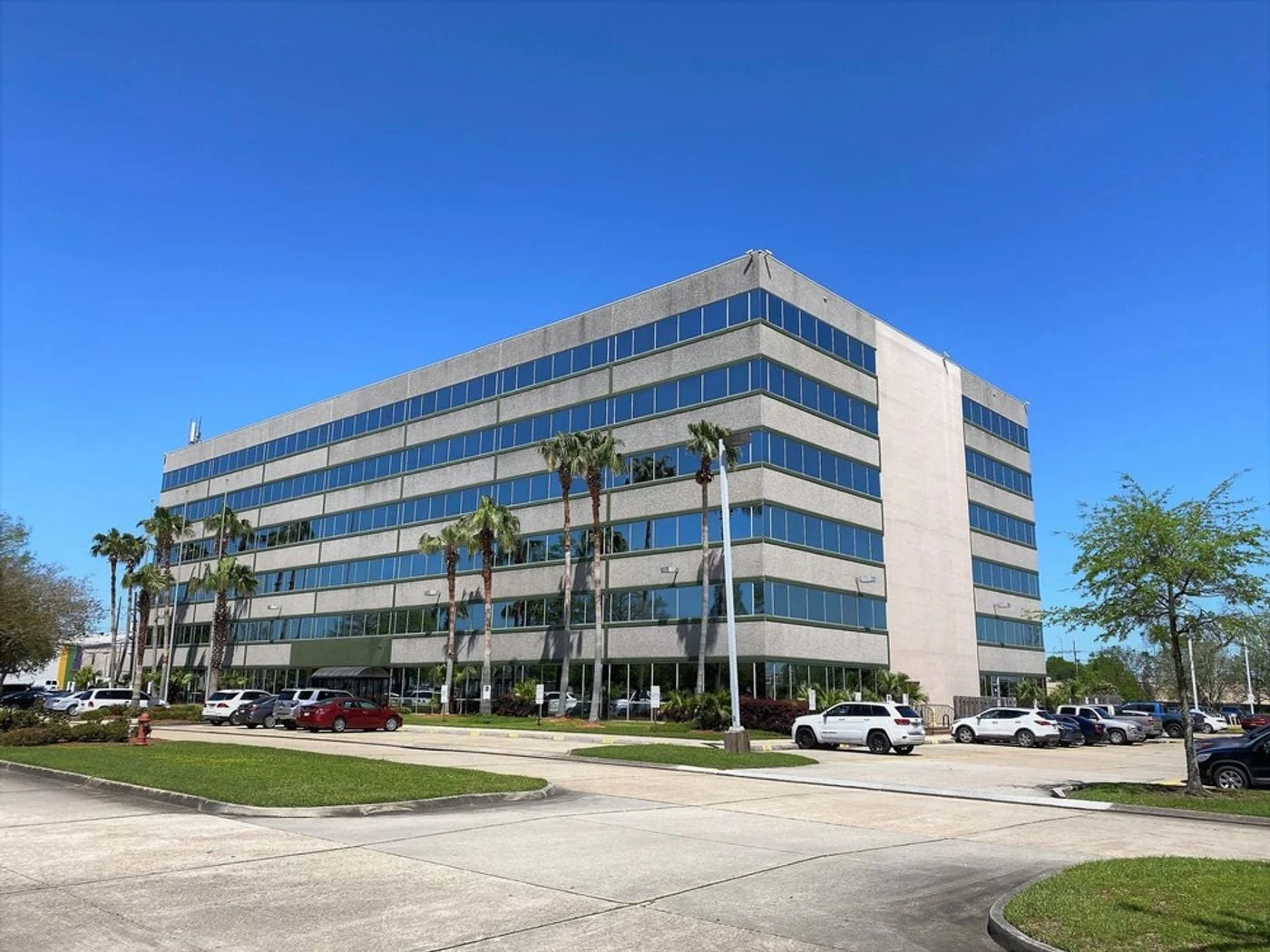 Photo 1 of 401 Whitney Ave, Gretna, LA 70056