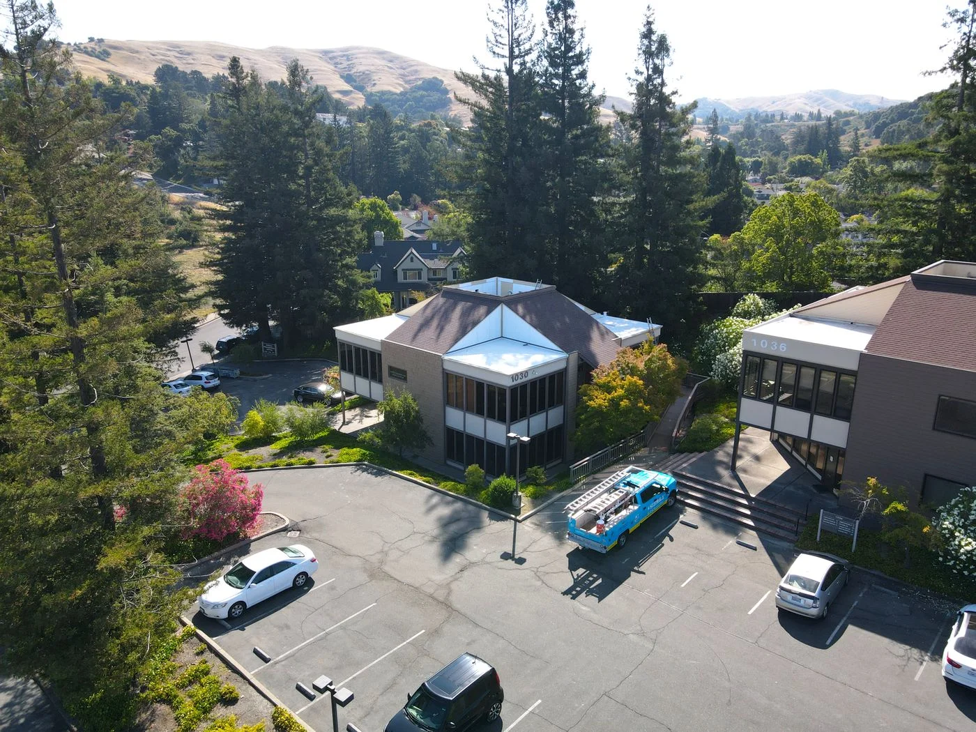 Photo 3 of 1030 Country Club Dr, Moraga, CA 94556