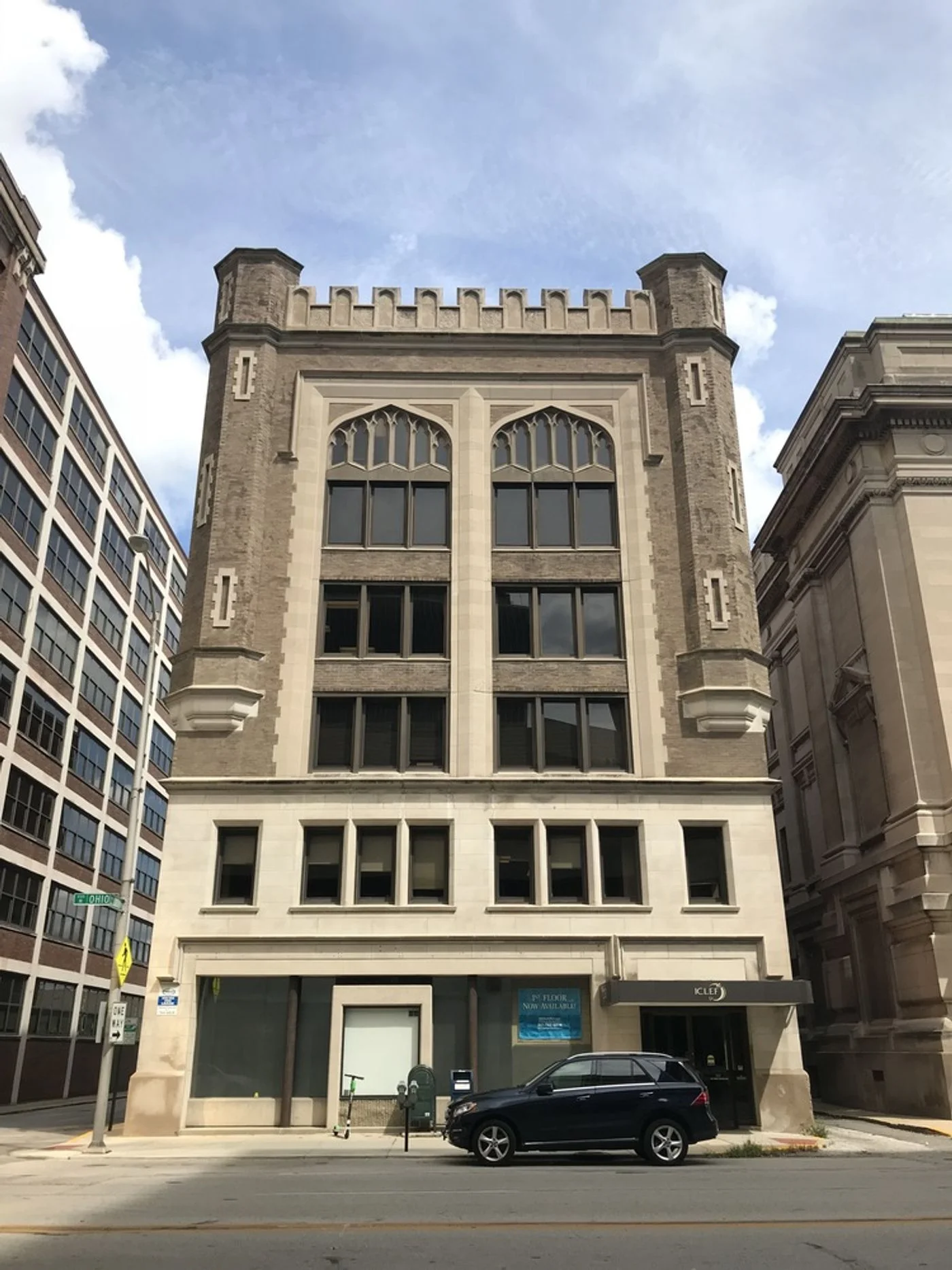 Photo 1 of 230 E Ohio St, Indianapolis, IN 46204