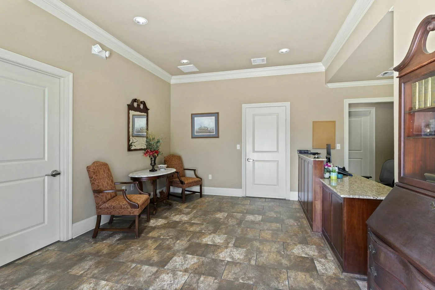 Photo-3 of 11414 Lake Sherwood Ave N, Baton Rouge, LA 70816