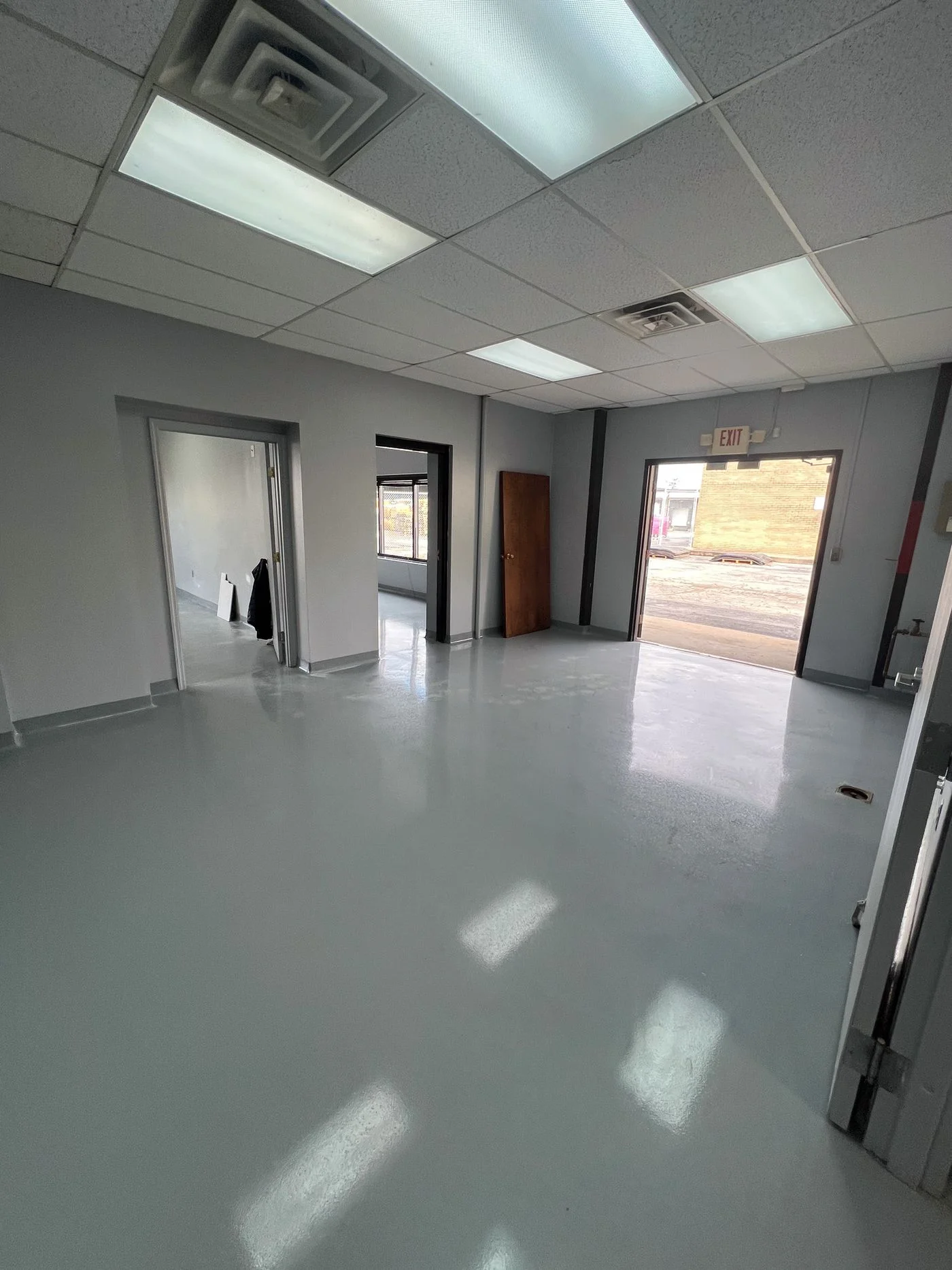 Photo 3 of 653 Mainstream Dr, Nashville, TN 37228