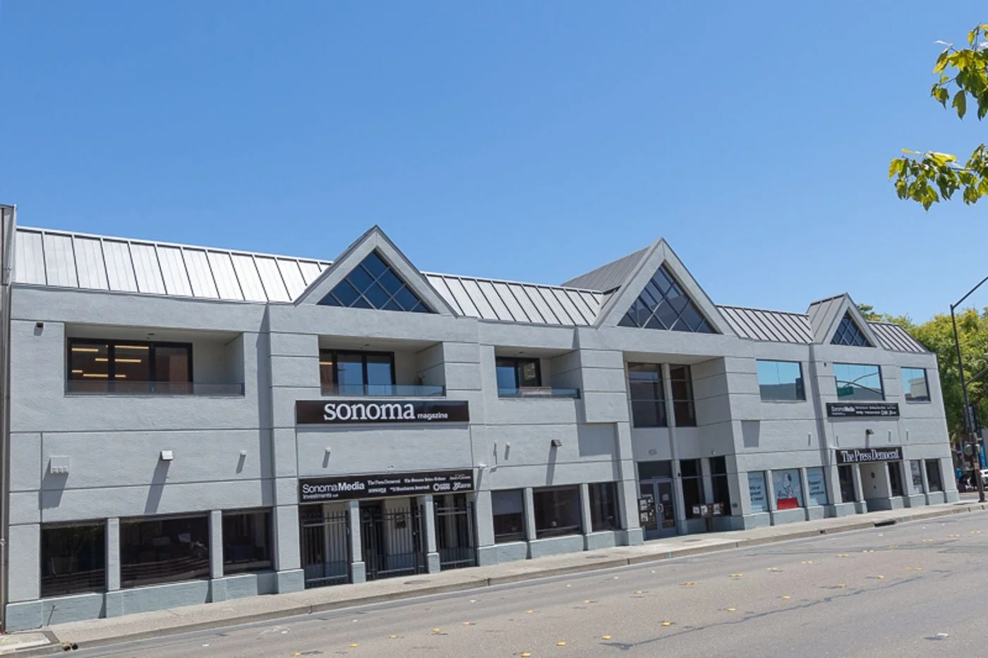 Photo 1 of 416 B St, Santa Rosa, CA 95401