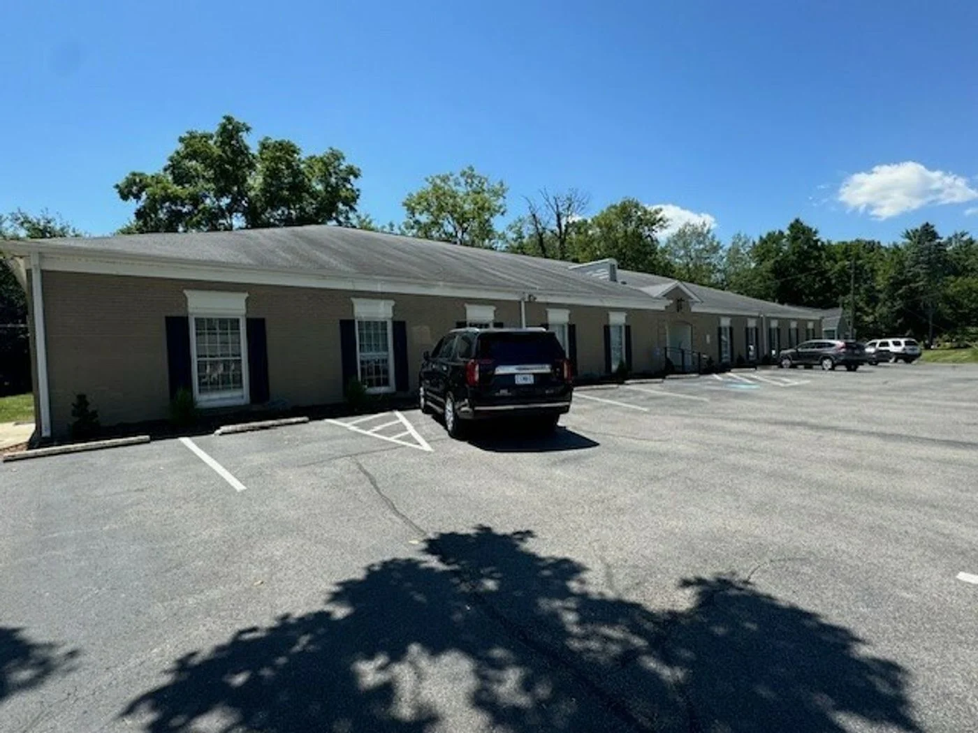 Photo-1 of 4169 Westport Rd, Saint Matthews, KY 40207