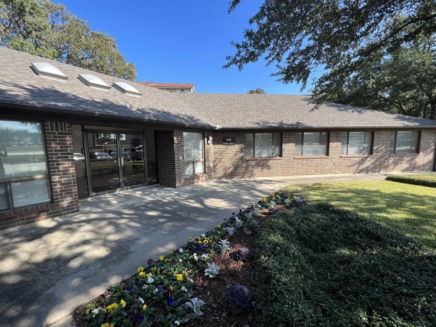 Photo-1 of 1121 Dallas Dr, Denton, TX 76205