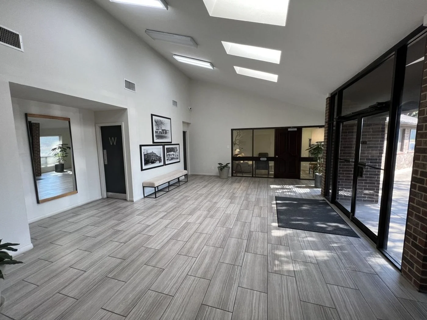 Photo-3 of 1121 Dallas Dr, Denton, TX 76205