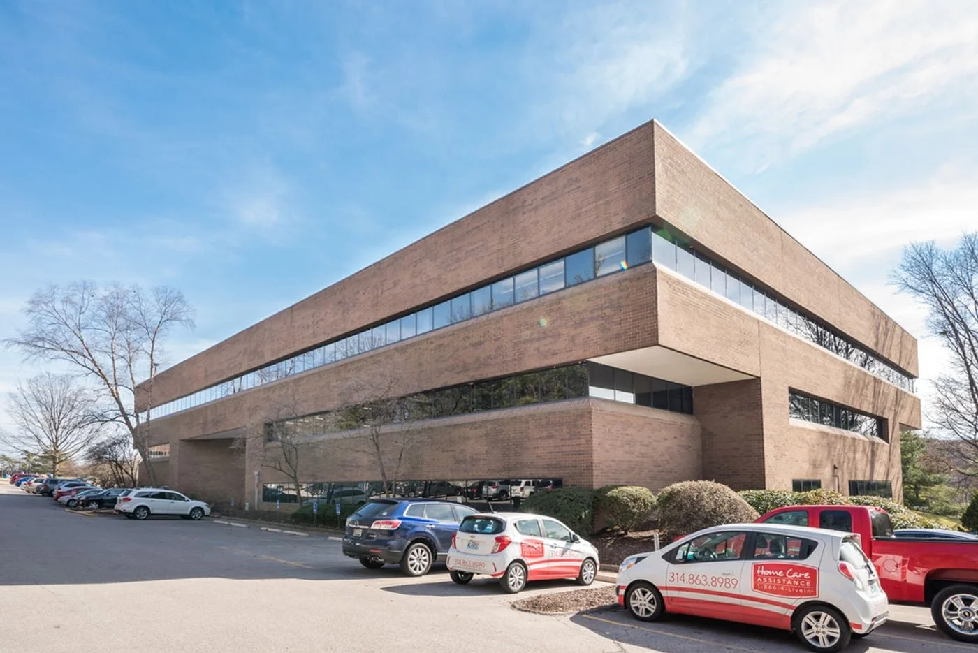 Photo 2 of 12125 Woodcrest Executive Dr, Saint Louis, MO 63141