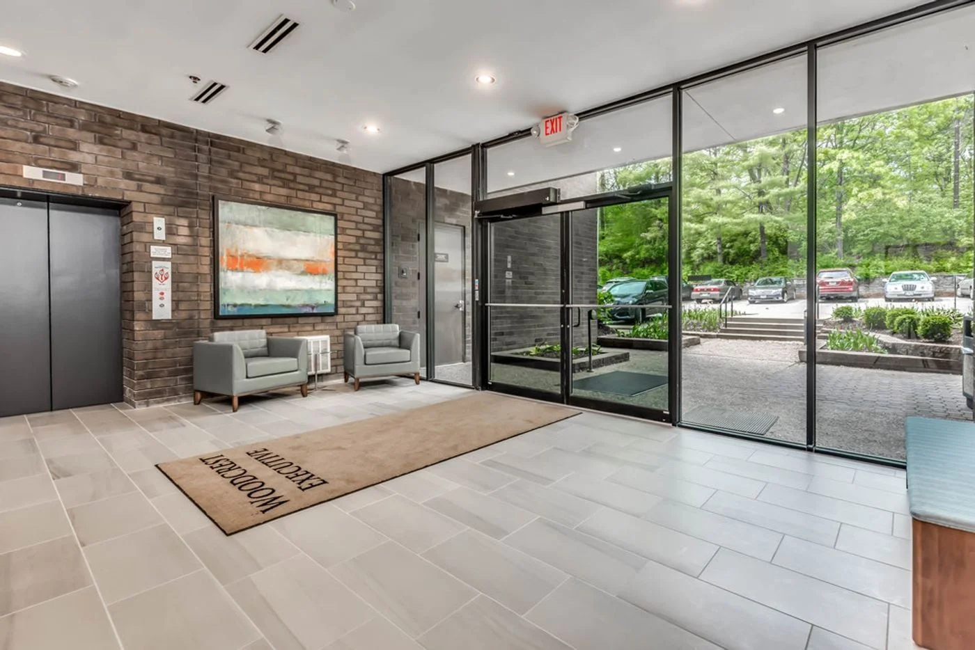 Photo 3 of 12125 Woodcrest Executive Dr, Saint Louis, MO 63141