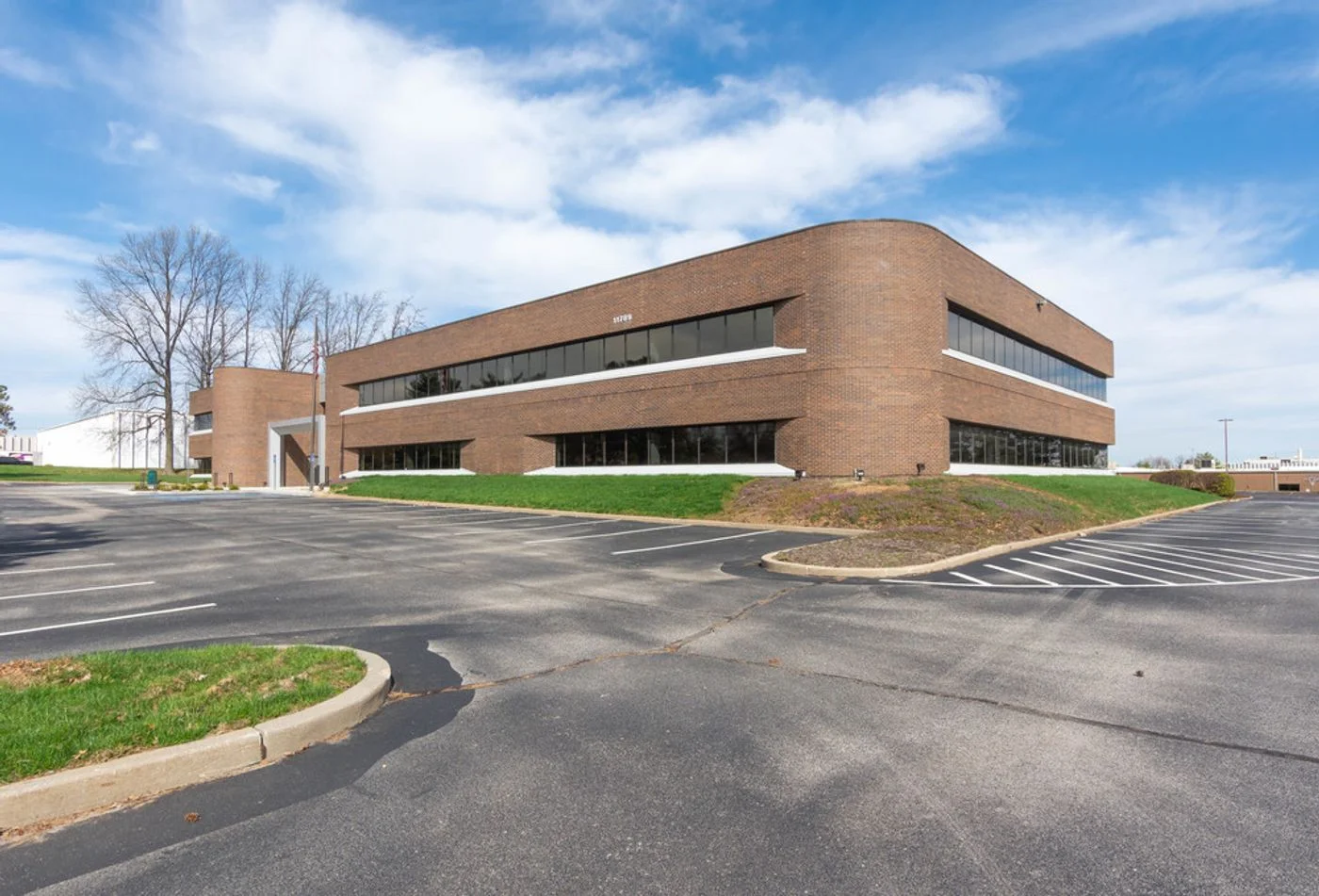 Photo 3 of 11789 Borman Dr, Saint Louis, MO 63146