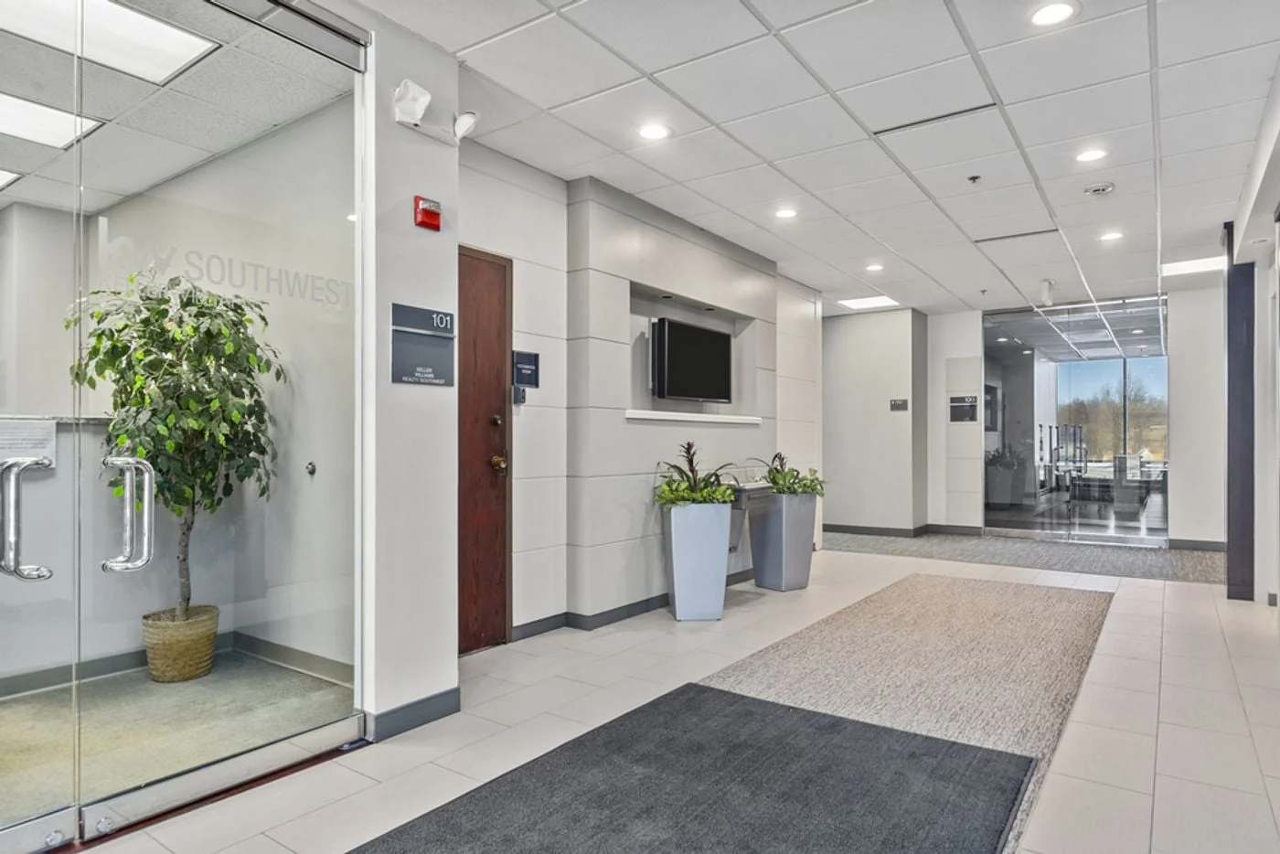 Photo 3 of 10805 Sunset Office Dr, Saint Louis, MO 63127