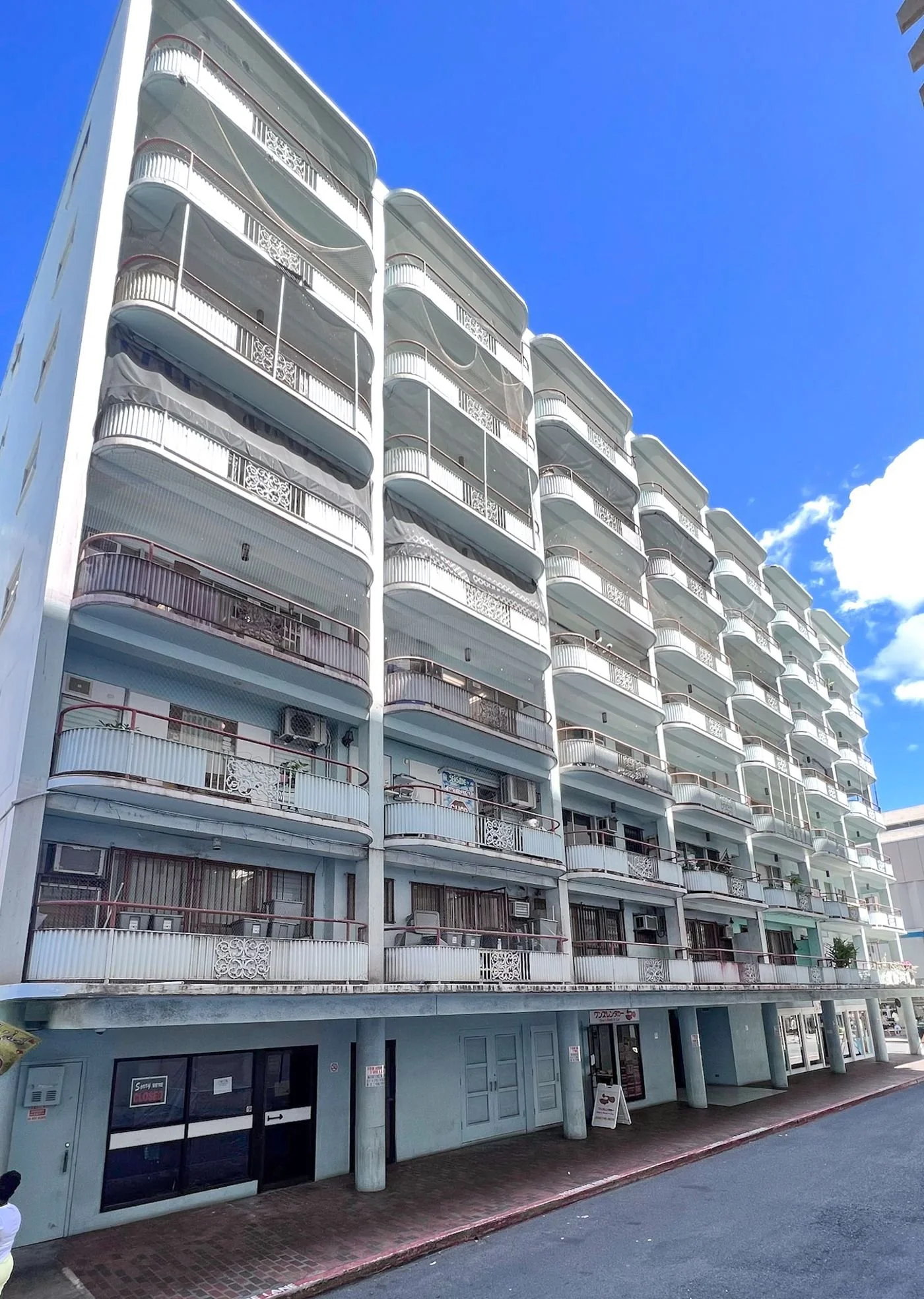 Photo-2 of 334 Seaside Ave, Honolulu, HI 96815