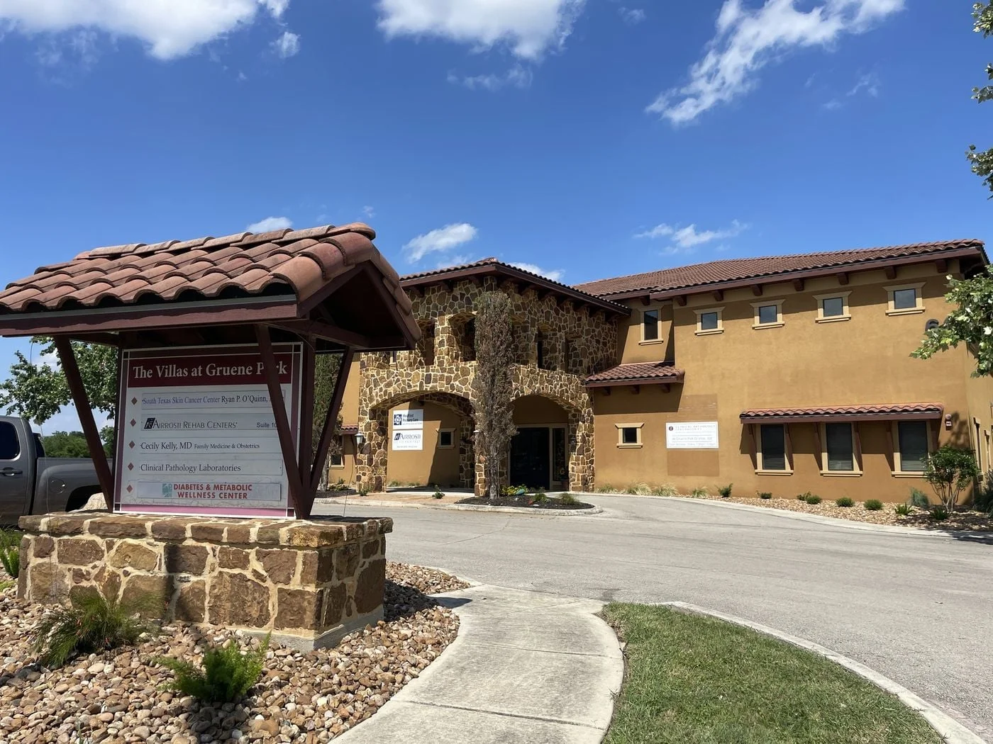 Photo 3 of 66 Gruene Park Dr, New Braunfels, TX 78130