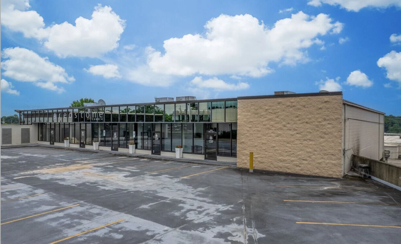 Photo 3 of 700 Montgomery Hwy, Vestavia Hills, AL 35216