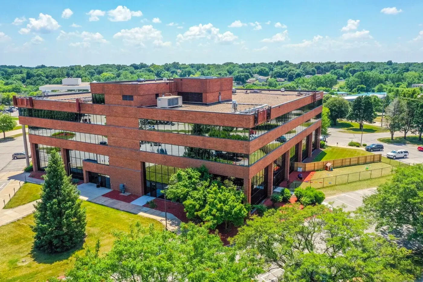 Photo 3 of 2700 Westown Pkwy, West Des Moines, IA 50266