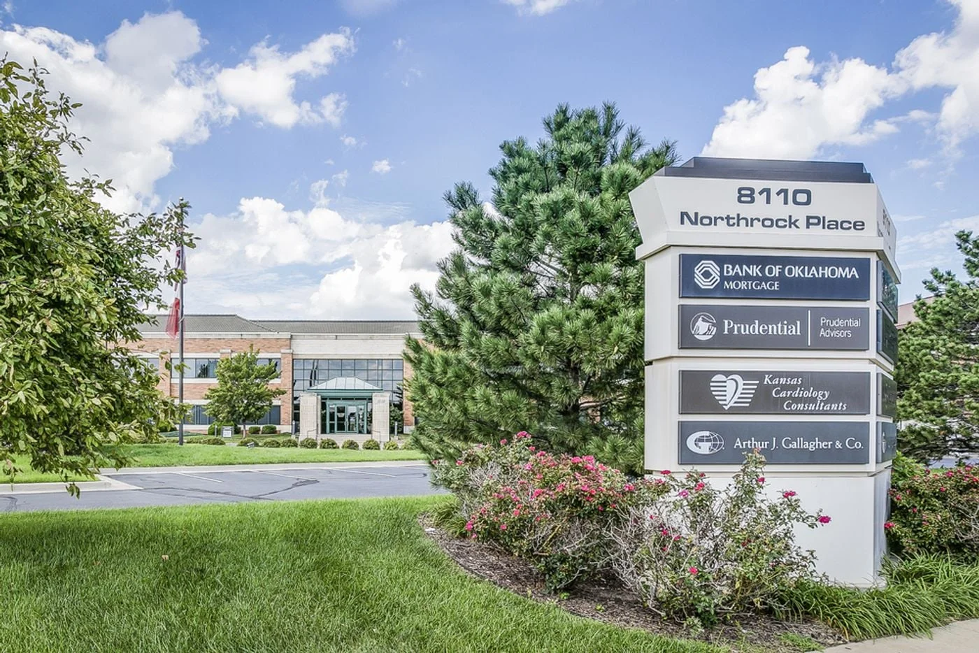 Photo 3 of 8110 E 32nd St N, Wichita, KS 67226