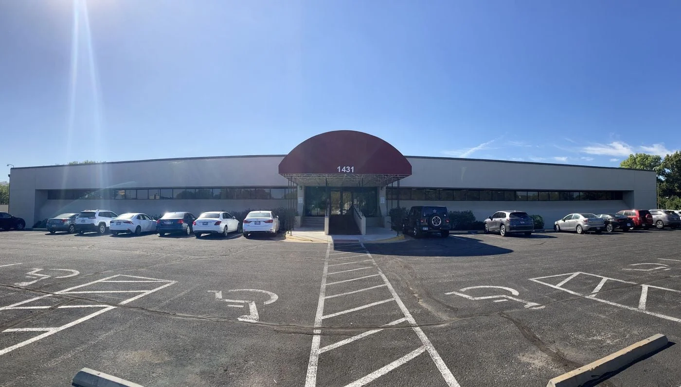 Photo 2 of 1431 S Bluffview Dr, Wichita, KS 67218