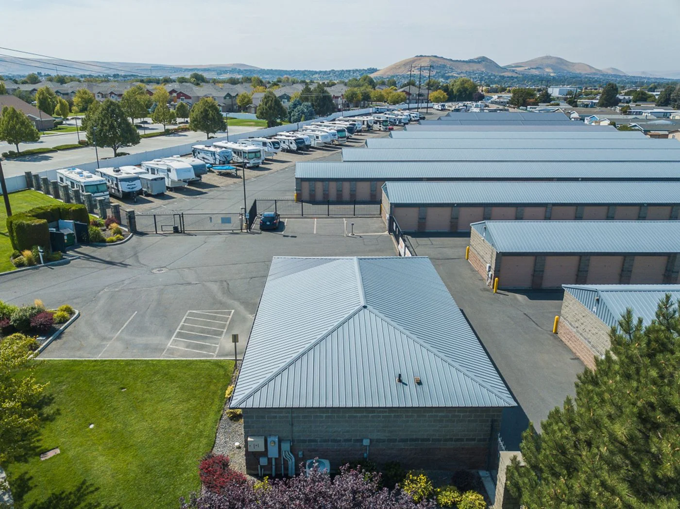 Photo 3 of 8016 W 4th Ave, Kennewick, WA 99336