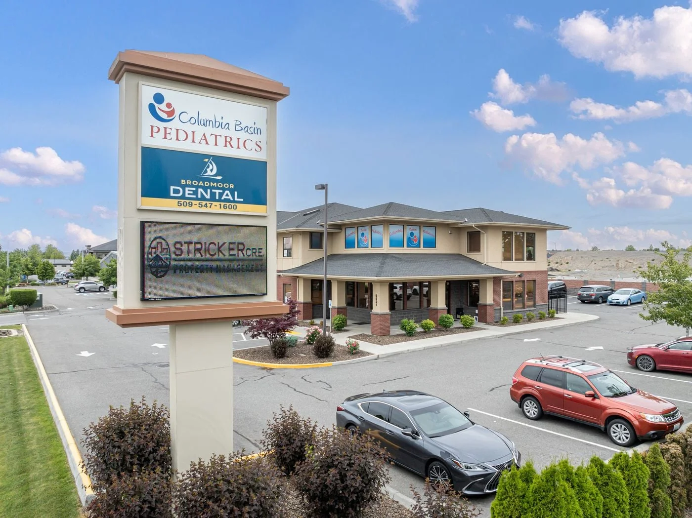 Photo 1 of 9521 Sandifur Pkwy, Pasco, WA 99301