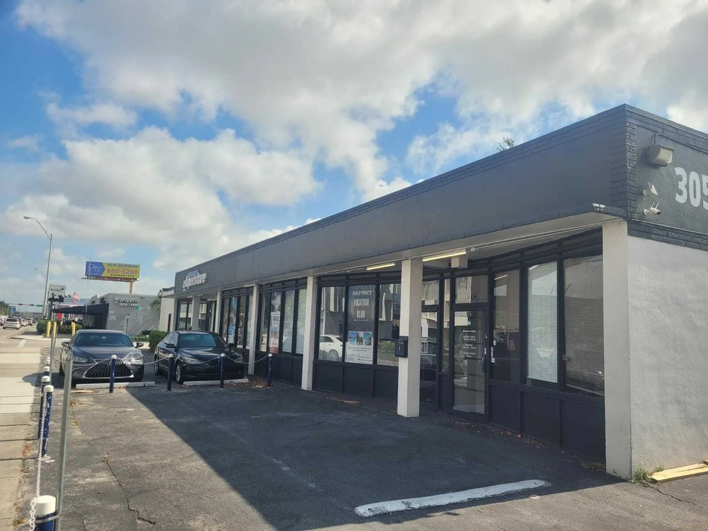 Photo-2 of 487 Le Jeune Road Aka NW 42 Avenue, Miami, FL 33126