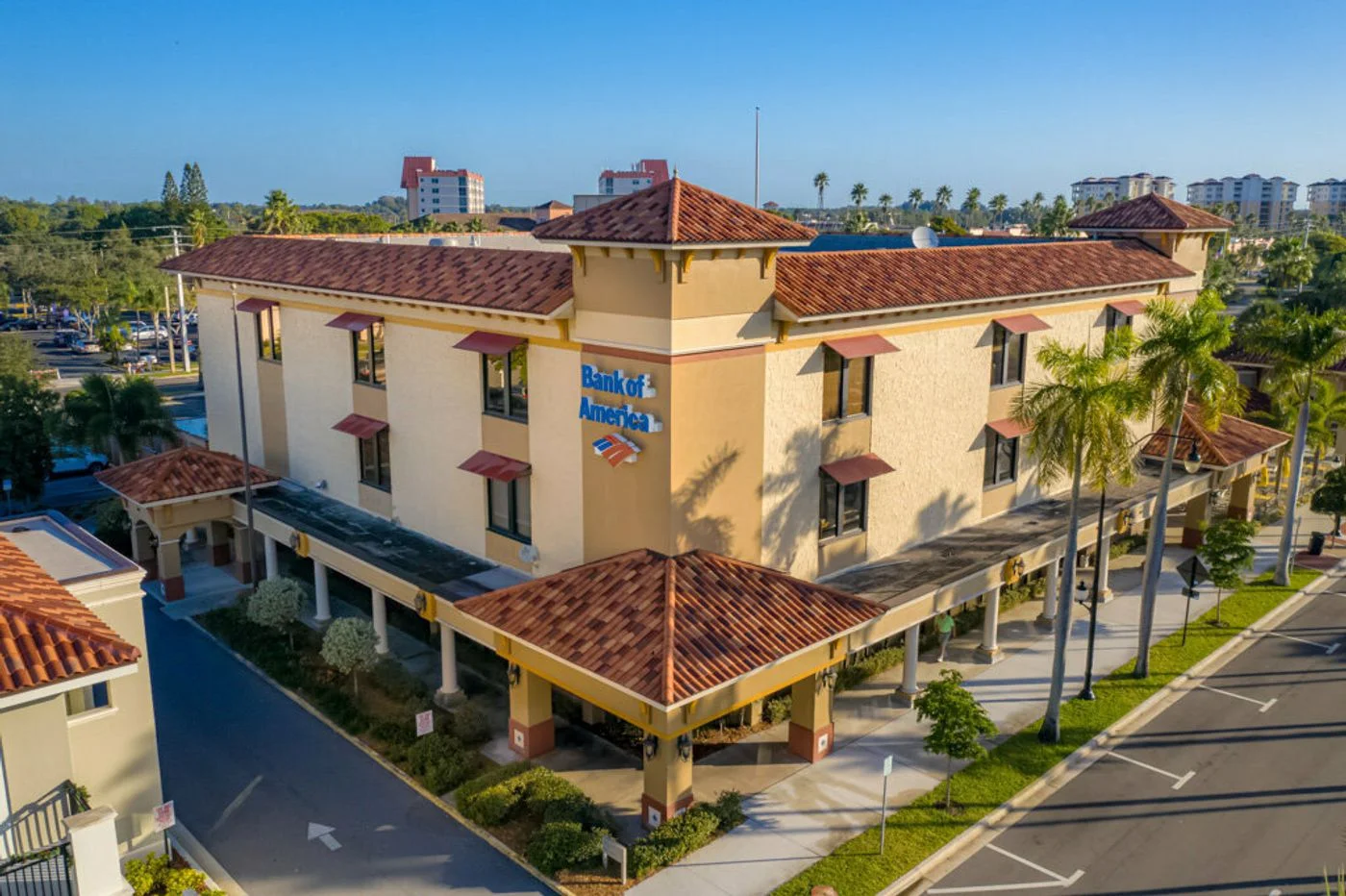 Photo-1 of 304 W Venice Ave, Venice, FL 34285