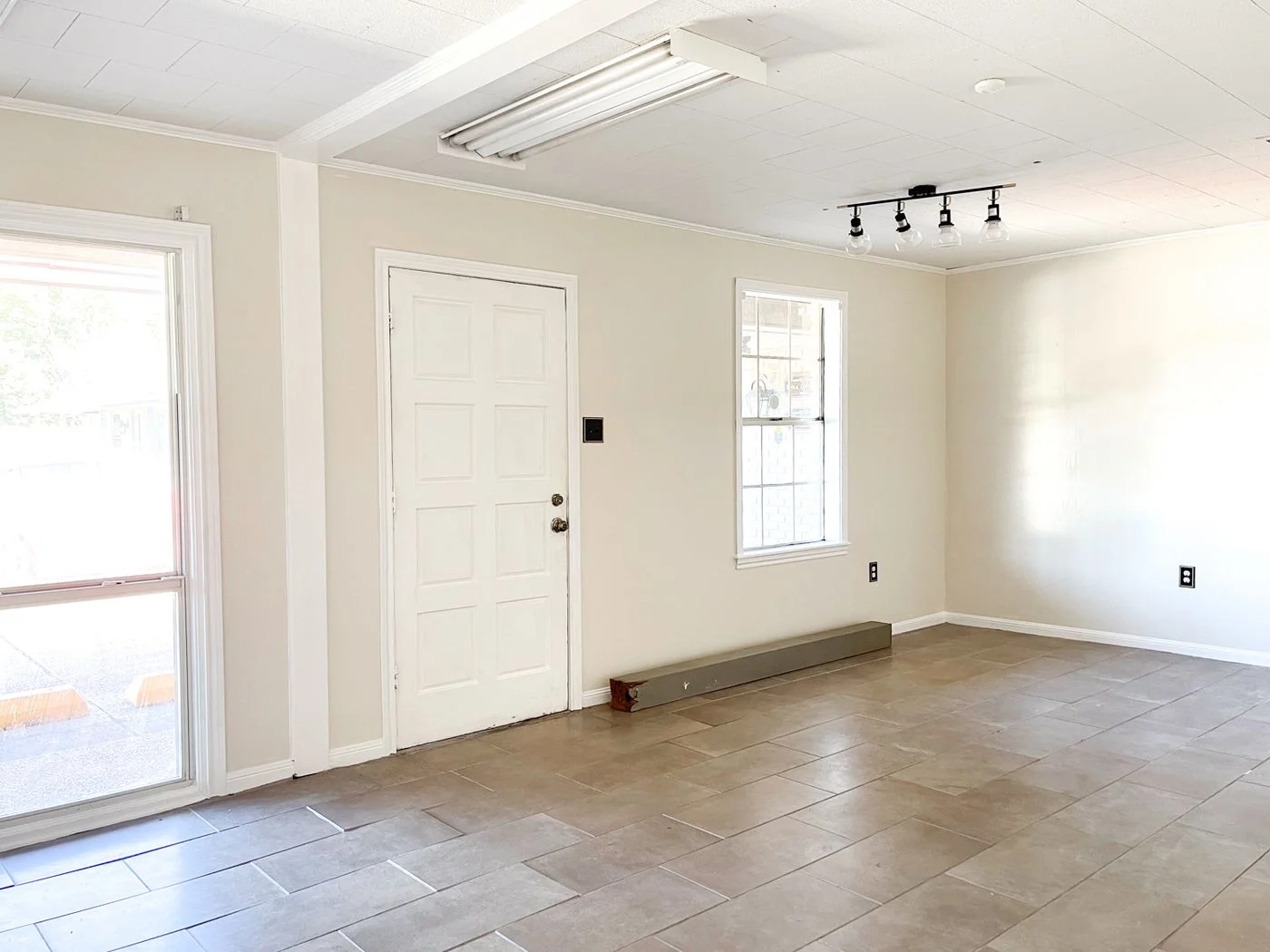 Photo 3 of 6509 Government St, Baton Rouge, LA 70806