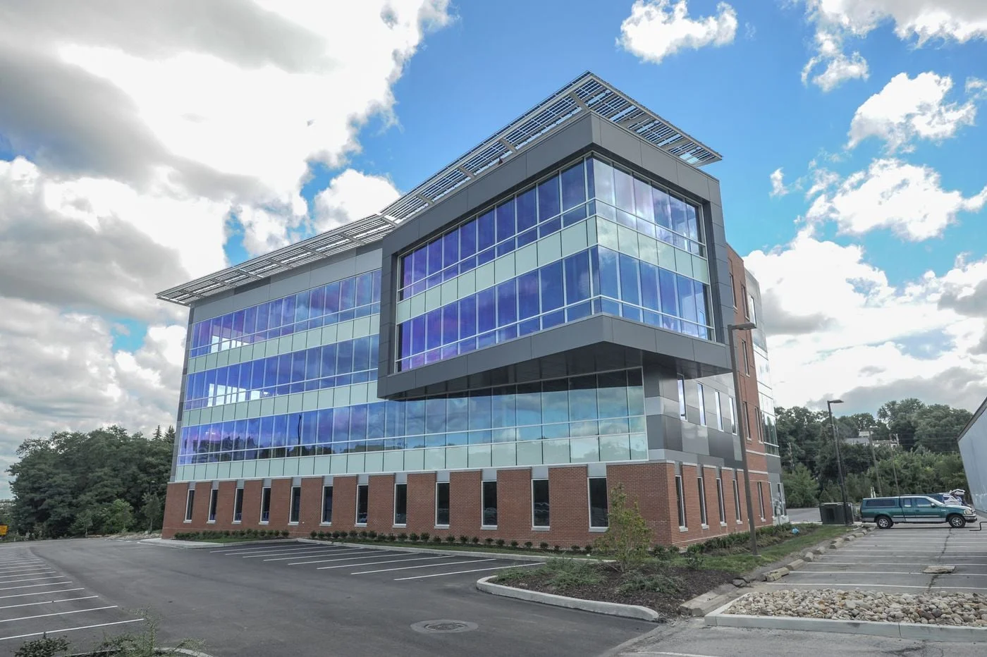 Photo 1 of 965 Greentree Rd, Pittsburgh, PA 15220