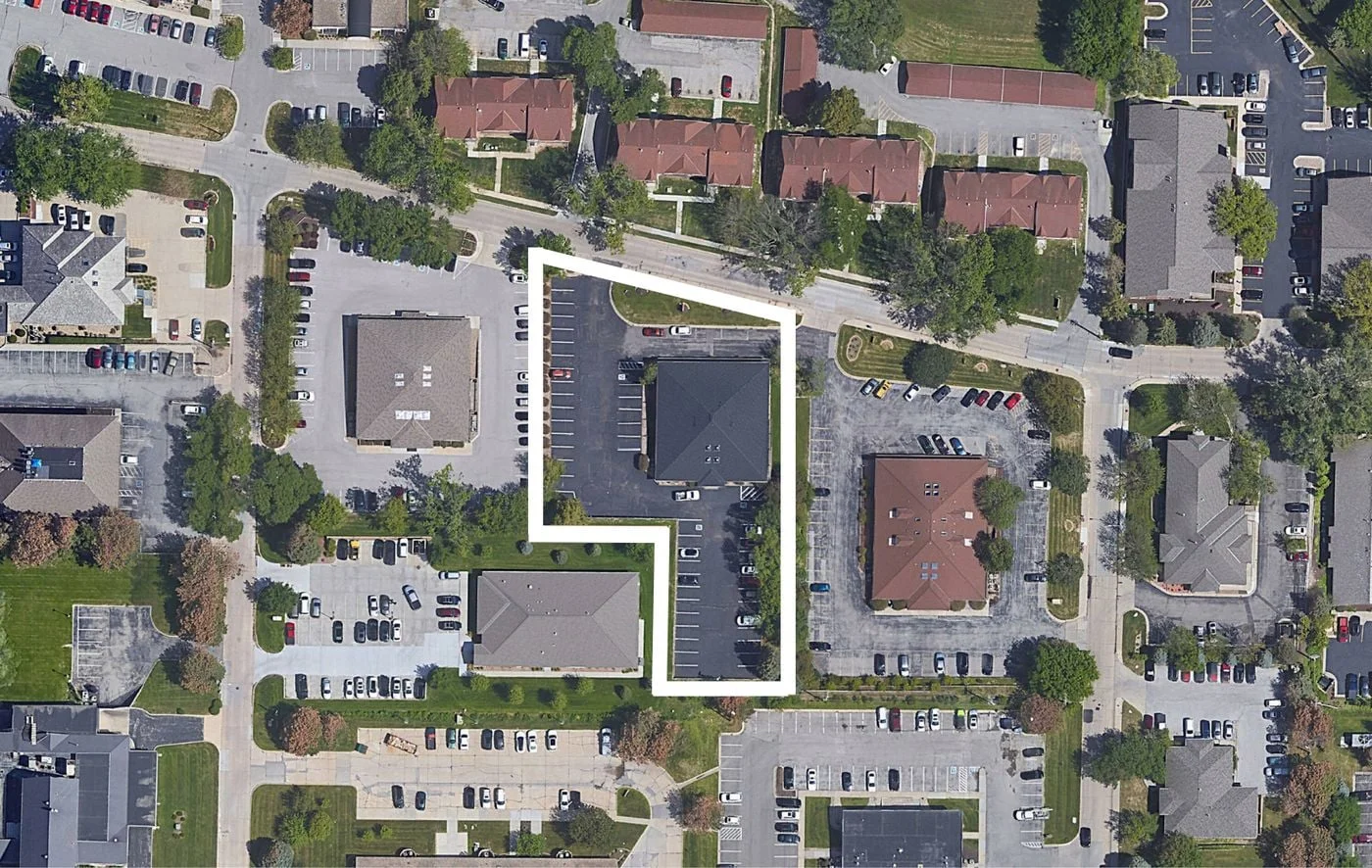 Photo 3 of 11725 Arbor St, Omaha, NE 68144