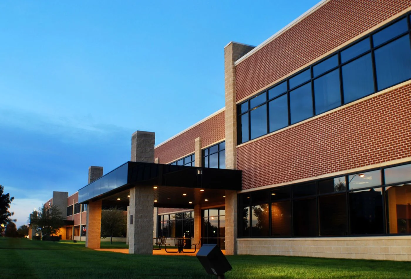 Photo 1 of 1225 Jordan Creek Pkwy, West Des Moines, IA 50266