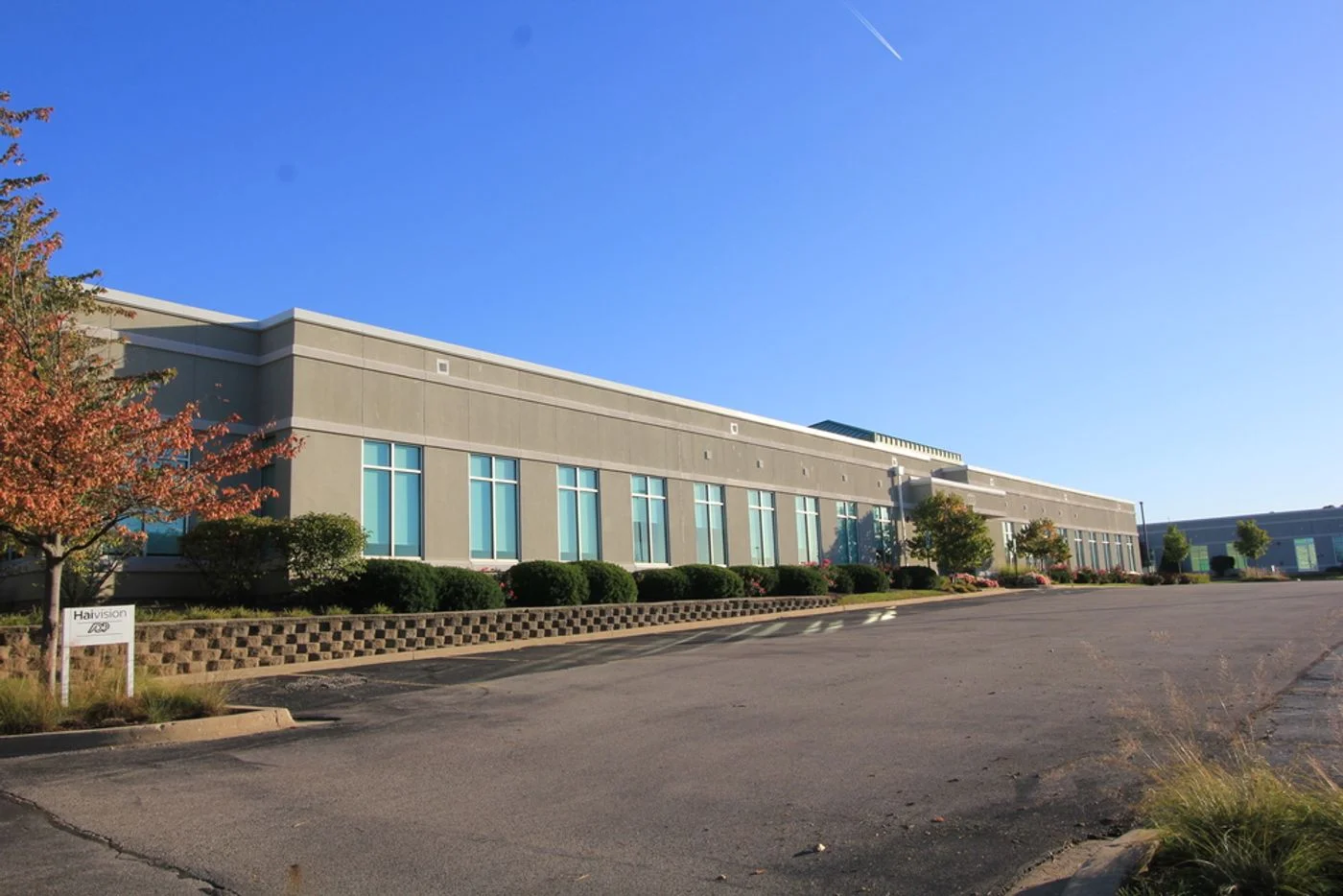 Photo 3 of 750 Estate Dr, Deerfield, IL 60015