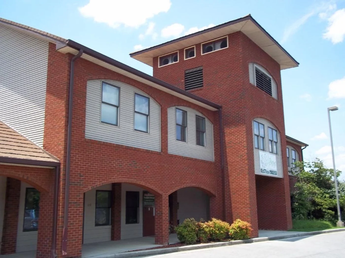 Photo-2 of 1428 Weatherly Rd SE, Huntsville, AL 35803
