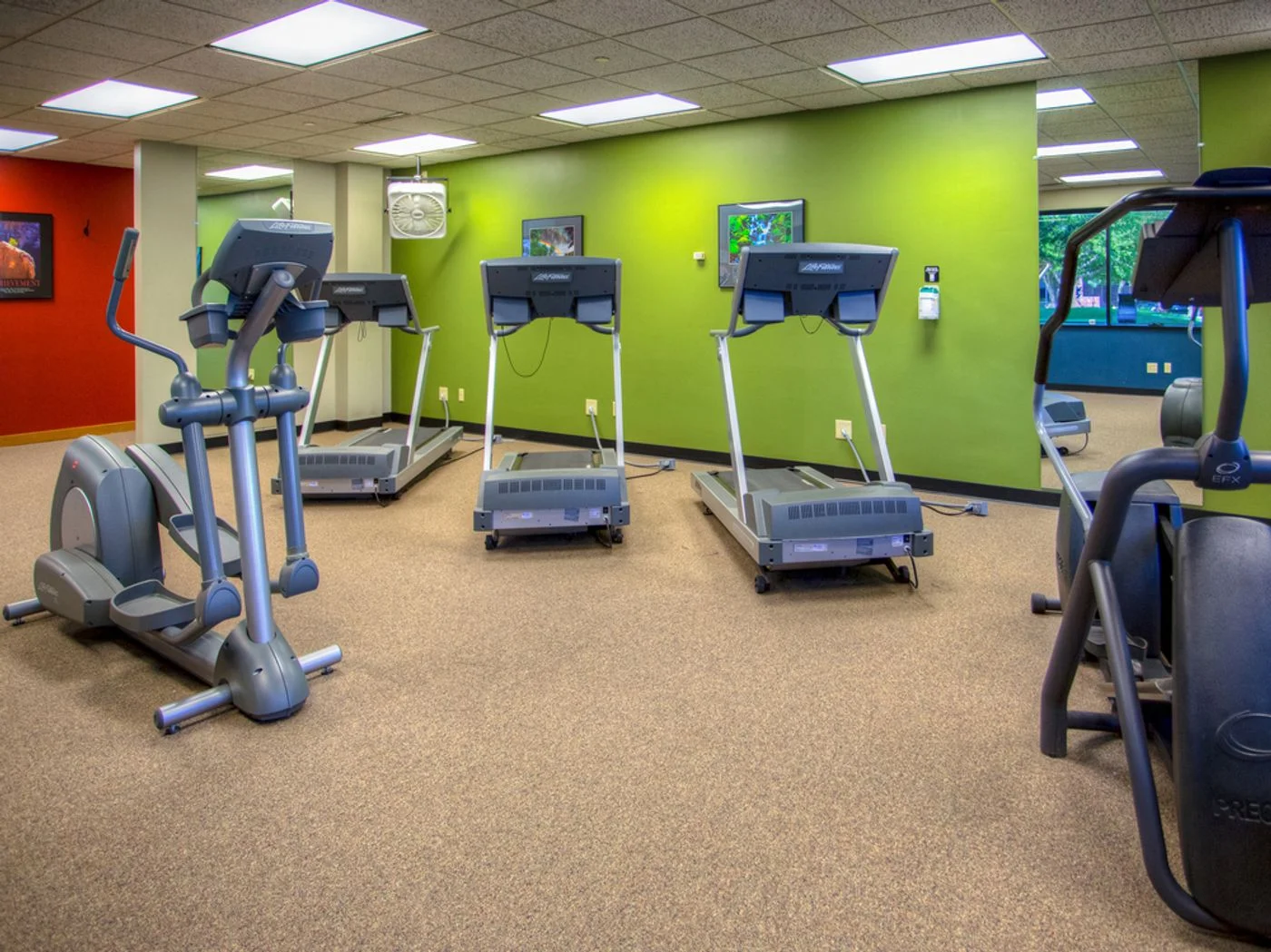 Photo 3 of 4445 Corporate Dr, West Des Moines, IA 50266