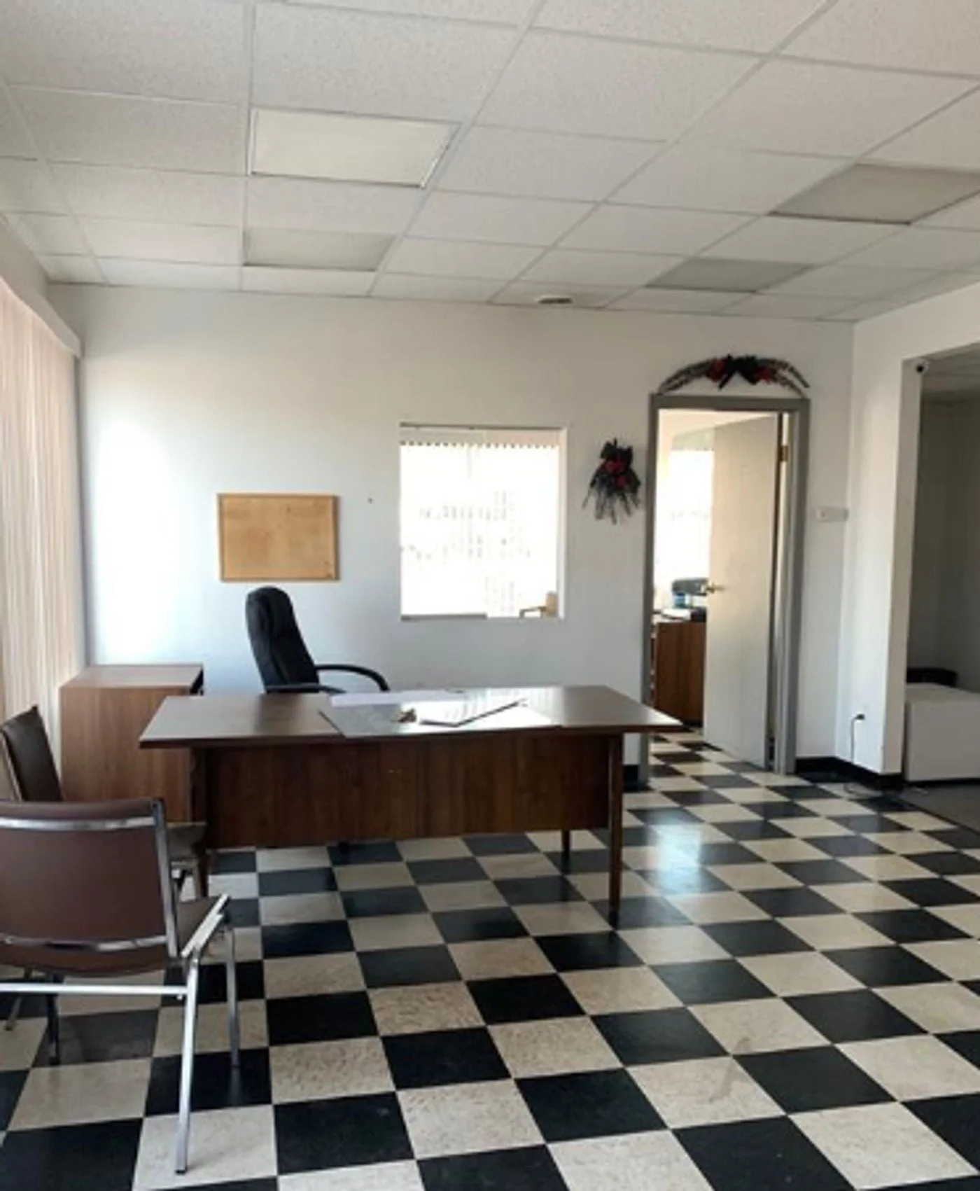 Photo 3 of 7703 Niagara Falls Blvd, Niagara Falls, NY 14304