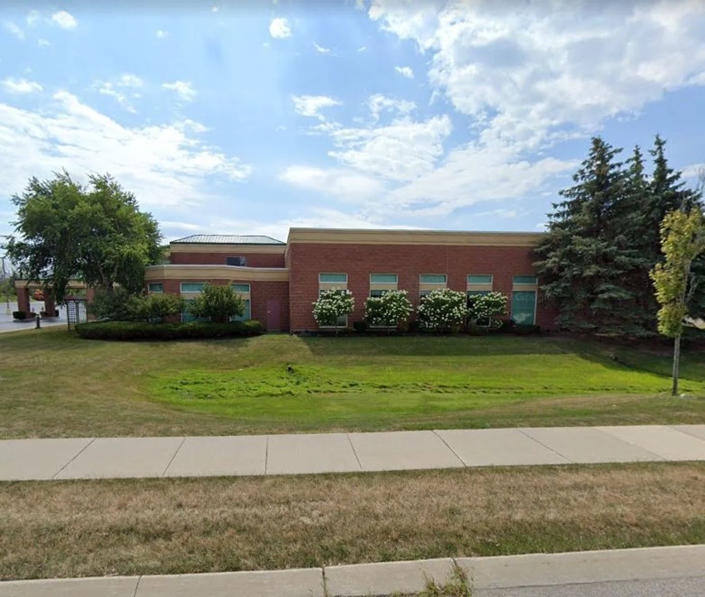 Photo 2 of 4885 Southwestern Blvd, Hamburg, NY 14075