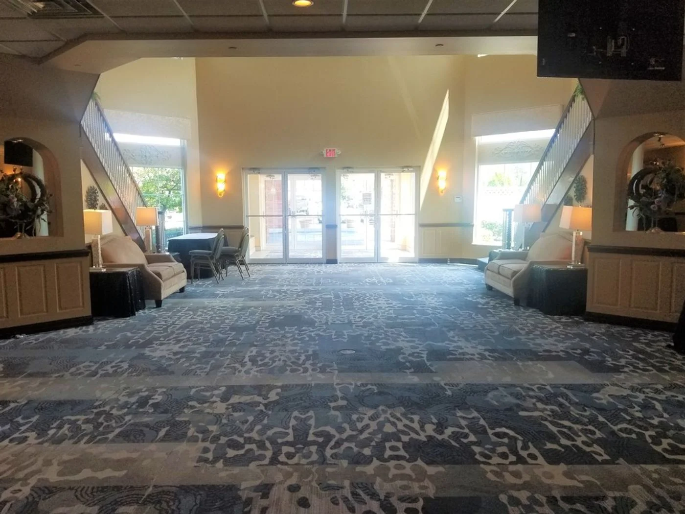 Photo 3 of 4885 Southwestern Blvd, Hamburg, NY 14075